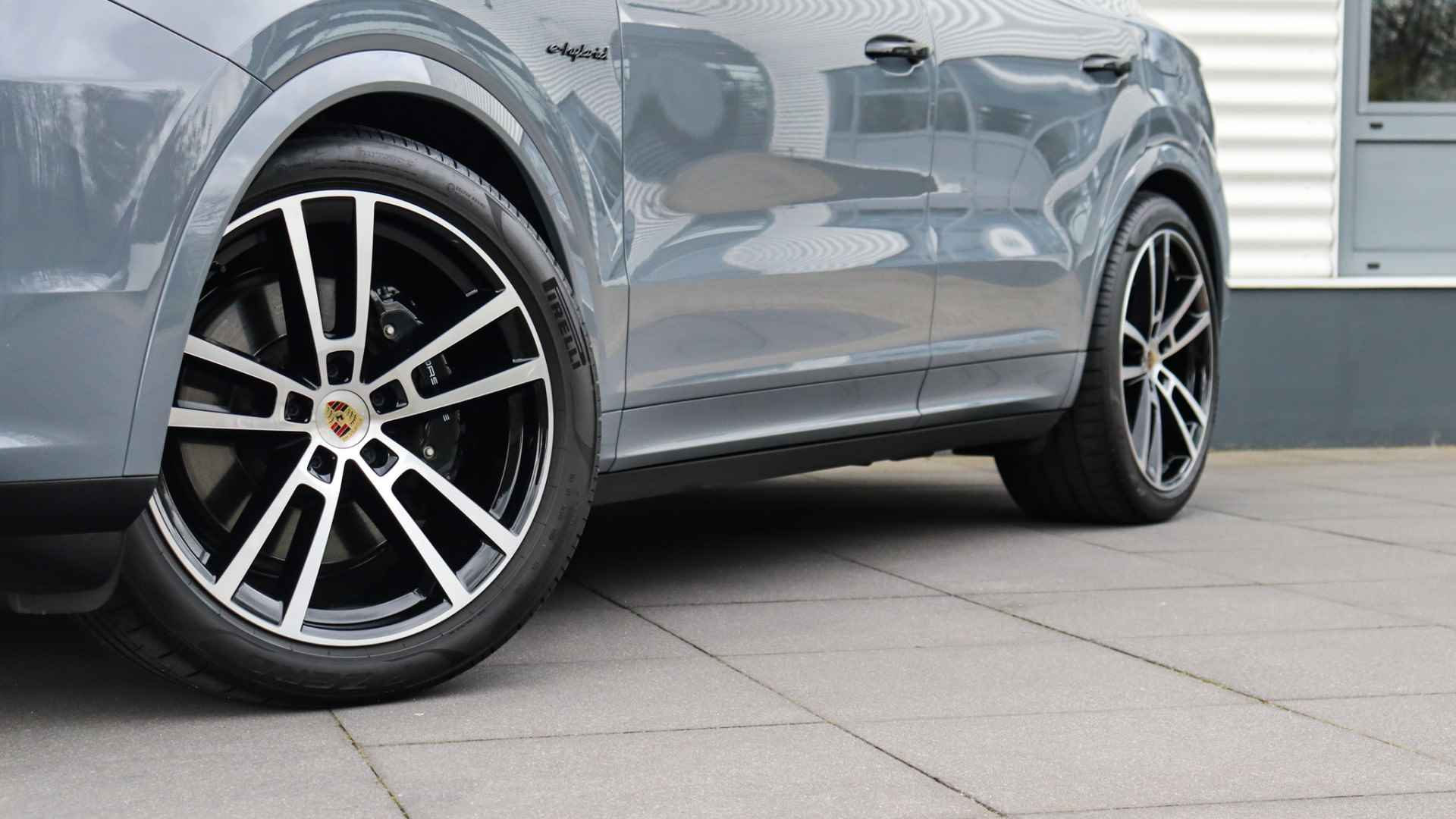 Porsche Cayenne 3.0 E-Hybrid Facelift | Panoramadak | Head-up | BOSE Sound | Trekhaak | Matrix LED | Stuurwielverwarming - 16/31