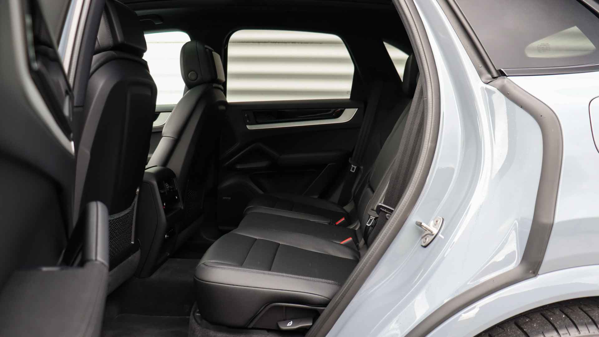 Porsche Cayenne 3.0 E-Hybrid Facelift | Panoramadak | Head-up | BOSE Sound | Trekhaak | Matrix LED | Stuurwielverwarming - 26/31