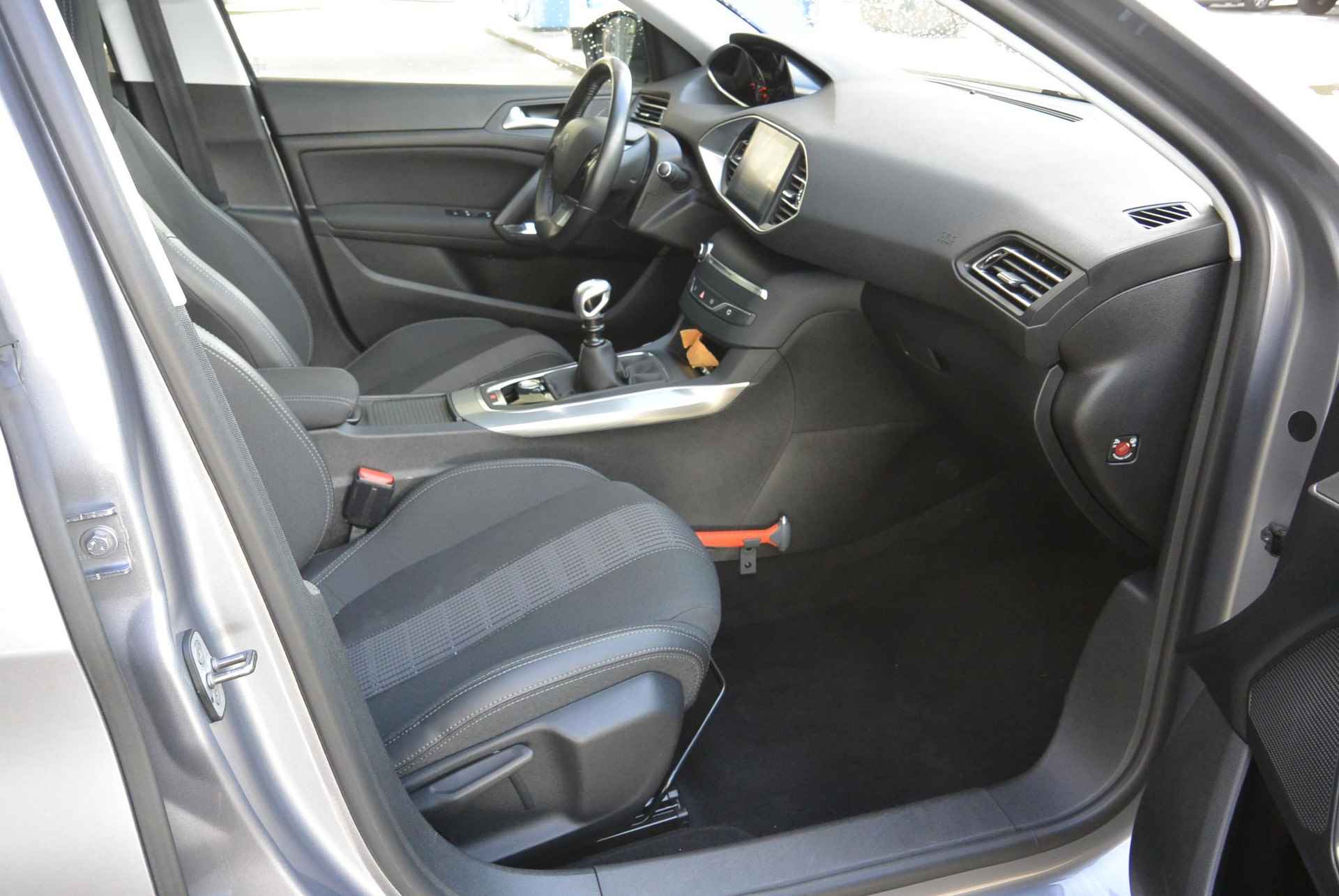 Peugeot 308 1.2 PureTech 130pk Blue Lease Premium │ Pack Full LED │ Keyless Entry & Start - 32/62