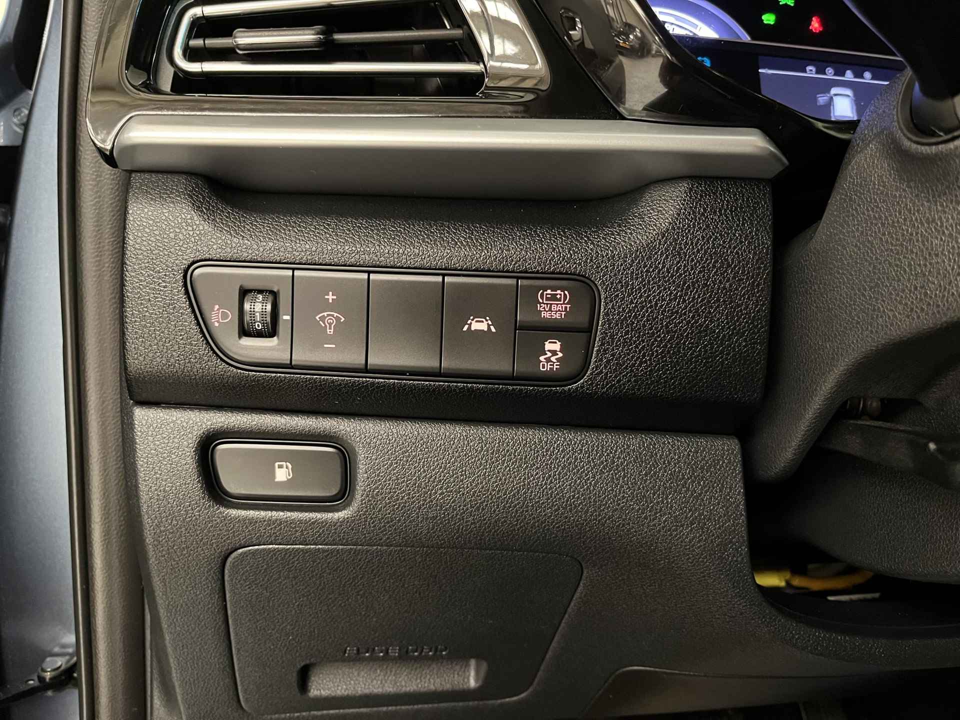 Kia Niro 1.6 GDi Hybrid DynamicLine | Trekhaak | Adaptive cruise control | Navi | Parkeersensoren achter | Climate control | Achteruitrij camera - 18/30