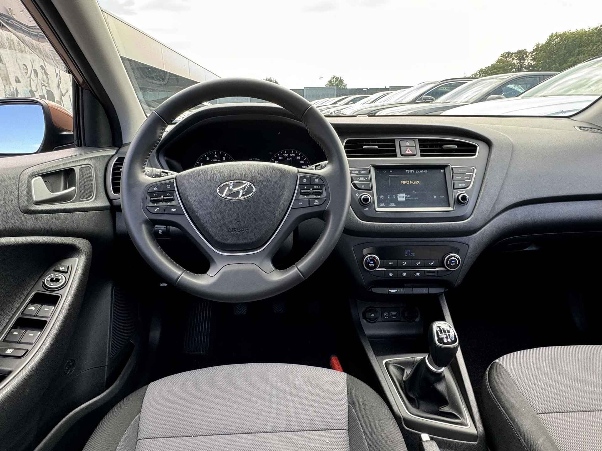 Hyundai i20 1.0 T-GDI Premium | Schuifdak | Trekhaak | Ingebouwde navigatie | Keyless entry | - 16/37