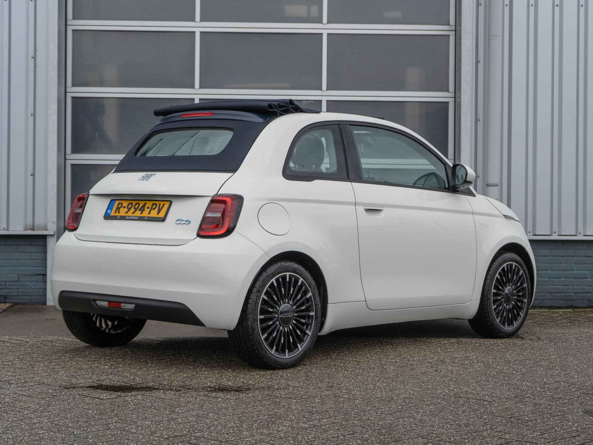 Fiat 500e Icon 42 kWh | Cabrio | Pack Winter | Draadloos laden | Pack Comfort | 17" | € 2.000,- Subsidie - 4/32
