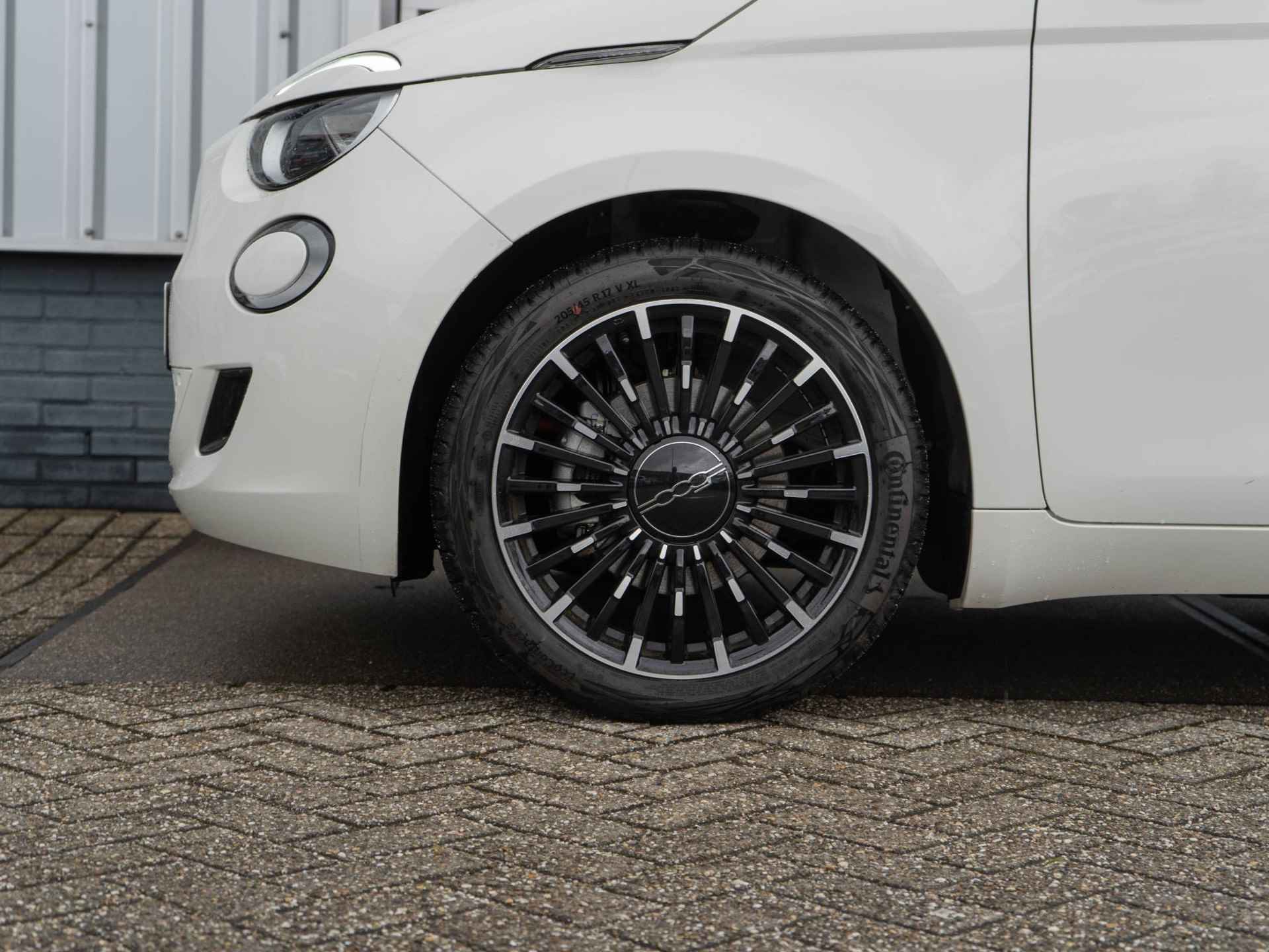 Fiat 500e Icon 42 kWh | Cabrio | Pack Winter | Draadloos laden | Pack Comfort | 17" | € 2.000,- Subsidie - 10/32