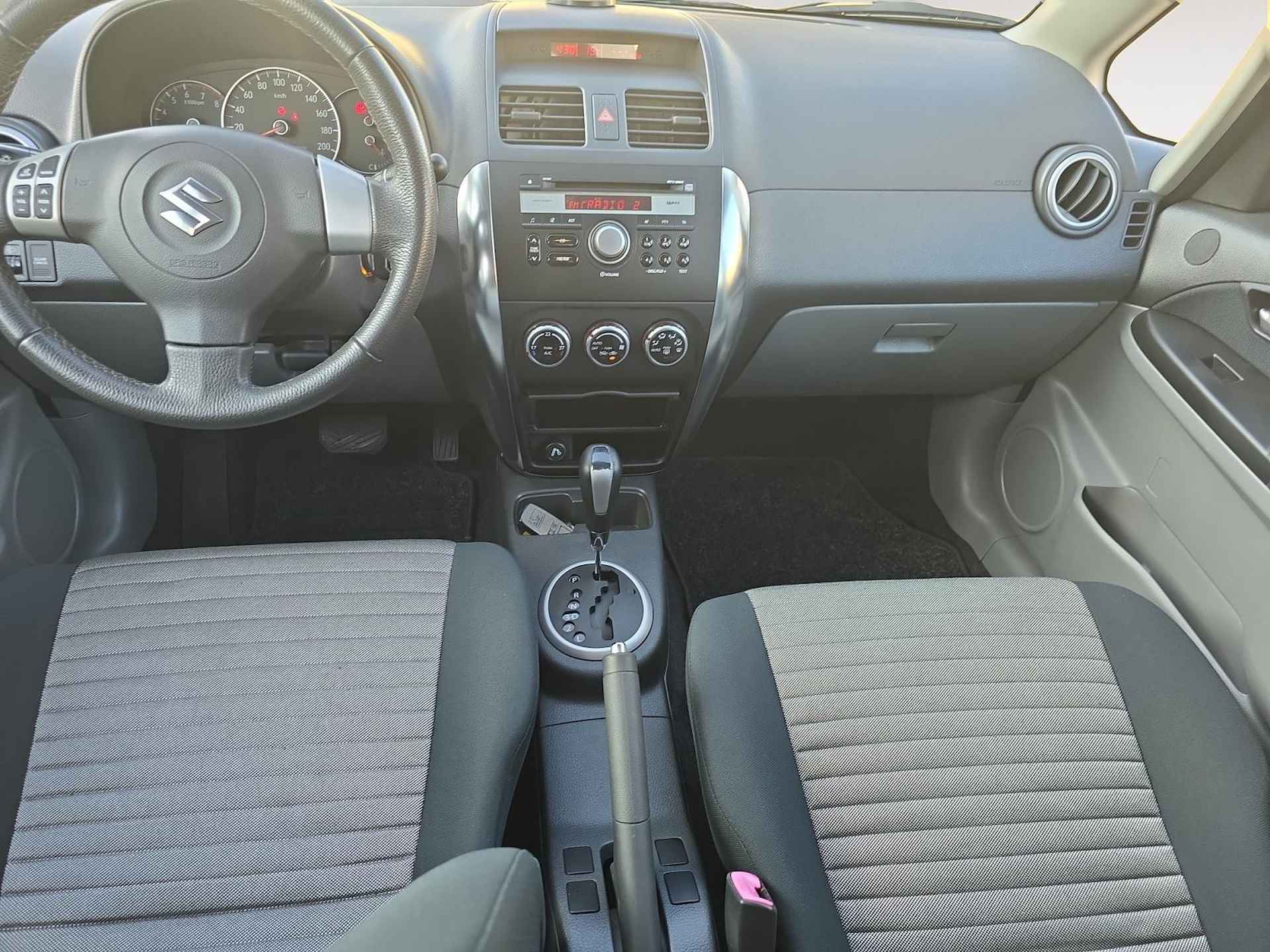 Suzuki SX4 1.6 Exclusive - 19/25