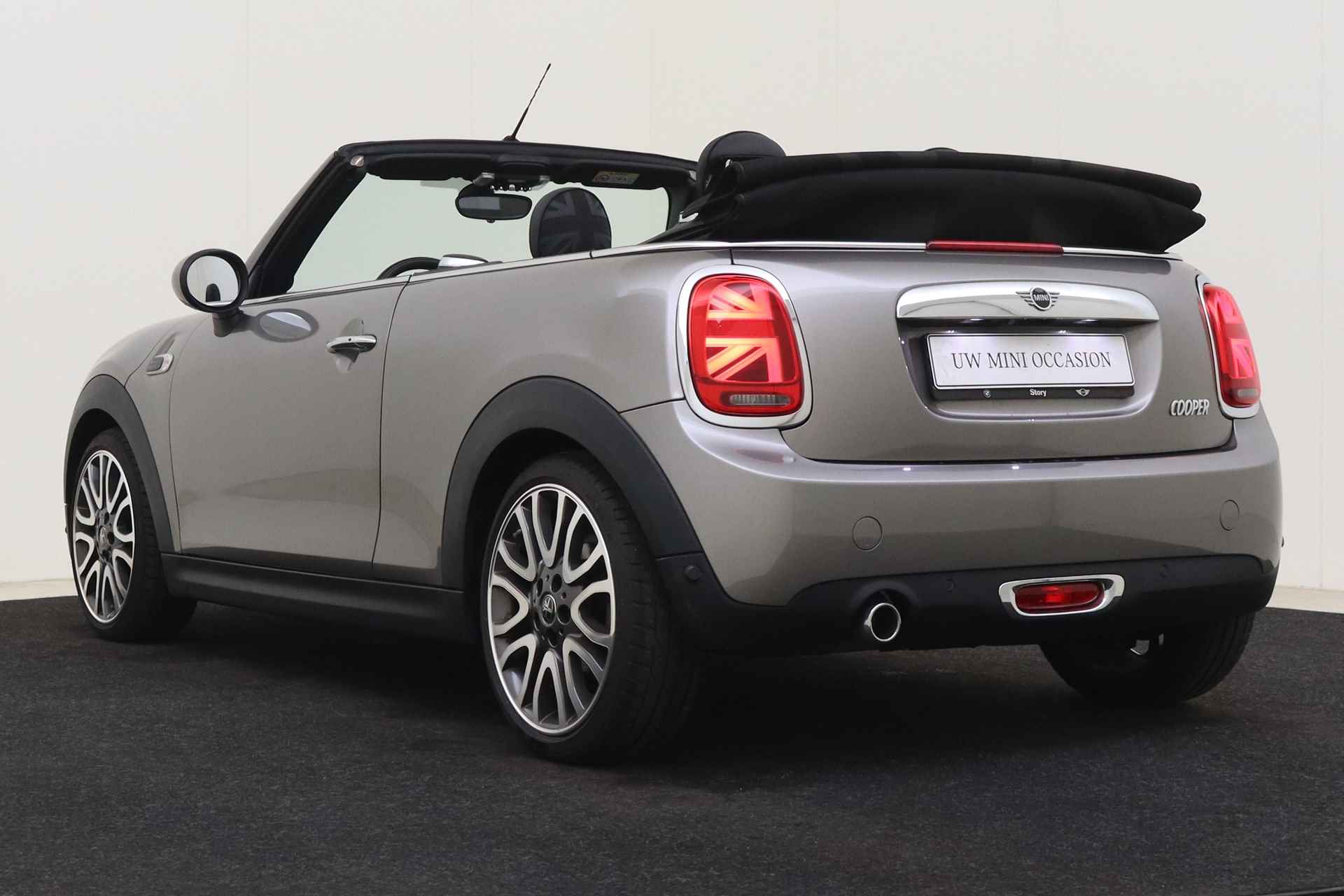 MINI Cabrio Cooper Chili / Comfortstoelen / Stoelverwarming / LED / Comfort Access / Achteruitrijcamera / Harman Kardon / Park Assistant / Cruise Control - 16/46