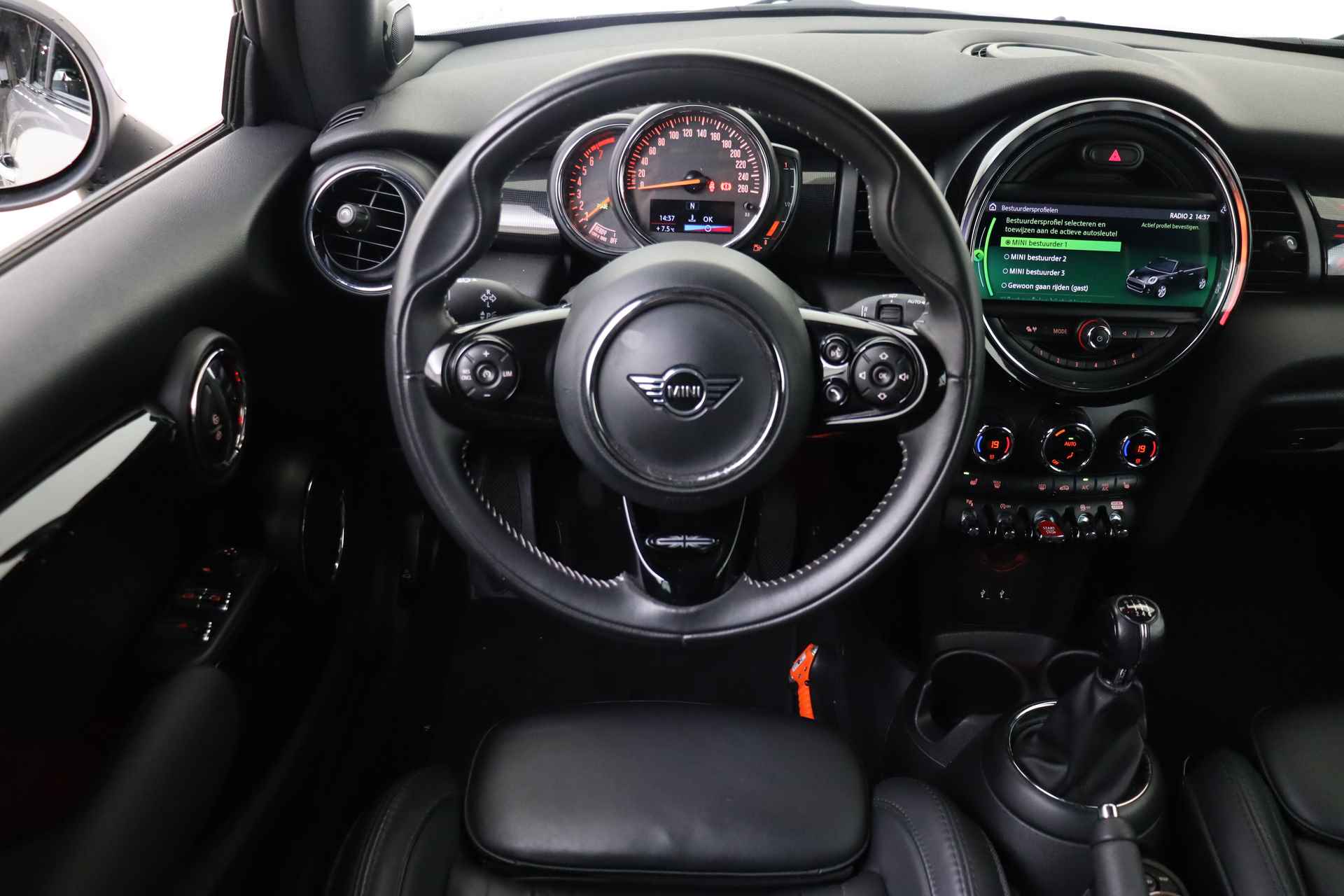 MINI Cabrio Cooper Chili / Comfortstoelen / Stoelverwarming / LED / Comfort Access / Achteruitrijcamera / Harman Kardon / Park Assistant / Cruise Control - 22/46