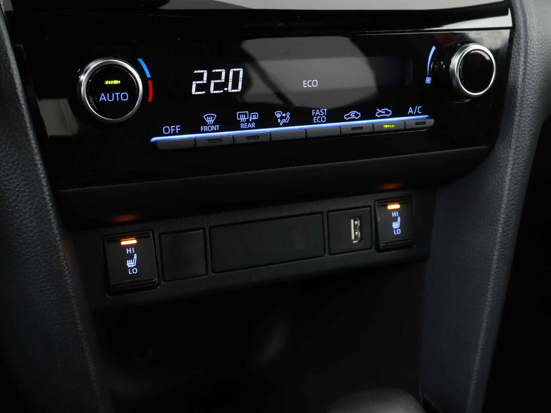 Toyota Yaris Cross 1.5 Hybrid Explore | Cloud Navigatie | Parkeersensoren | Stoelverwarming | - 9/40