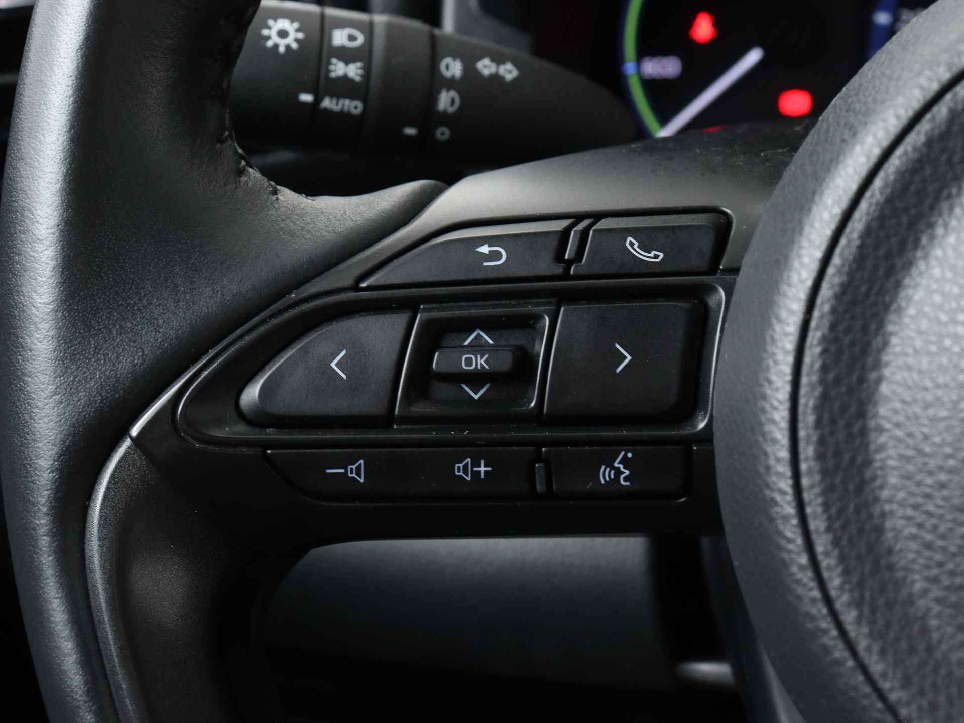 Toyota Yaris Cross 1.5 Hybrid Explore | Cloud Navigatie | Parkeersensoren | Stoelverwarming | - 17/40
