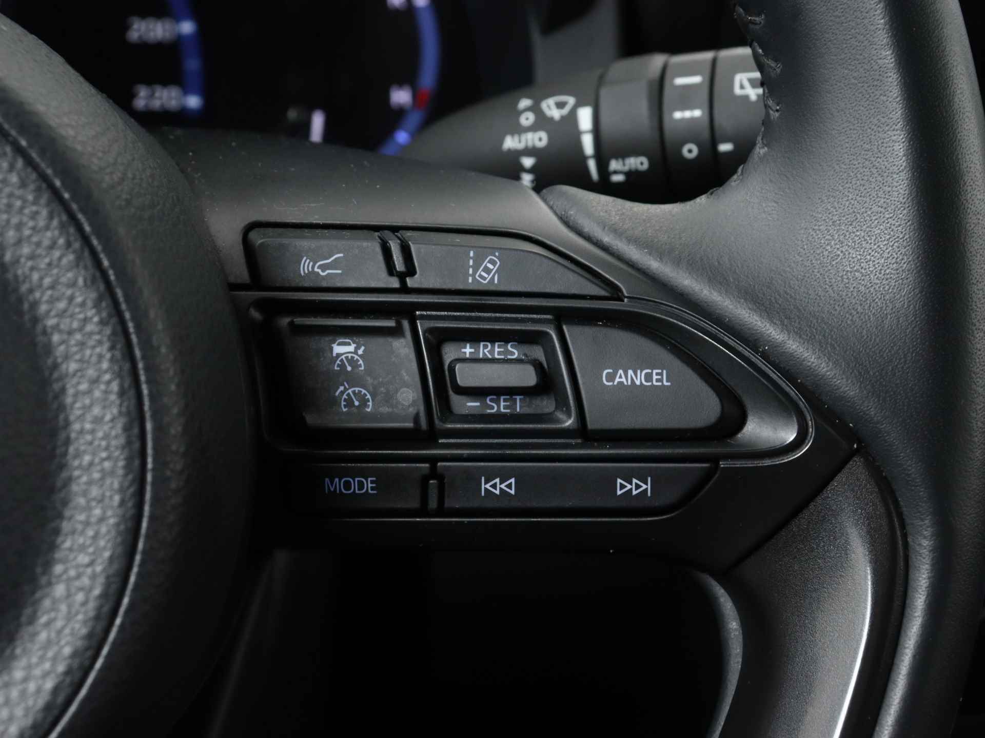 Toyota Yaris Cross 1.5 Hybrid Explore | Cloud Navigatie | Parkeersensoren | Stoelverwarming | - 18/40