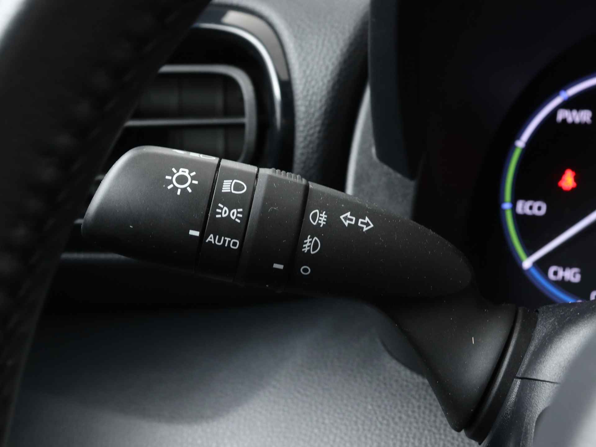 Toyota Yaris Cross 1.5 Hybrid Explore | Cloud Navigatie | Parkeersensoren | Stoelverwarming | - 19/40