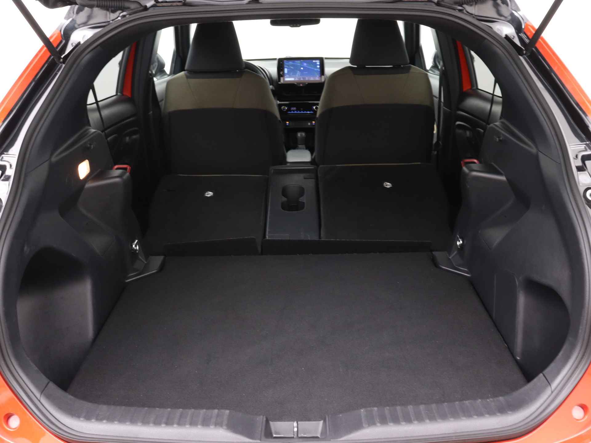 Toyota Yaris Cross 1.5 Hybrid Explore | Cloud Navigatie | Parkeersensoren | Stoelverwarming | - 32/40
