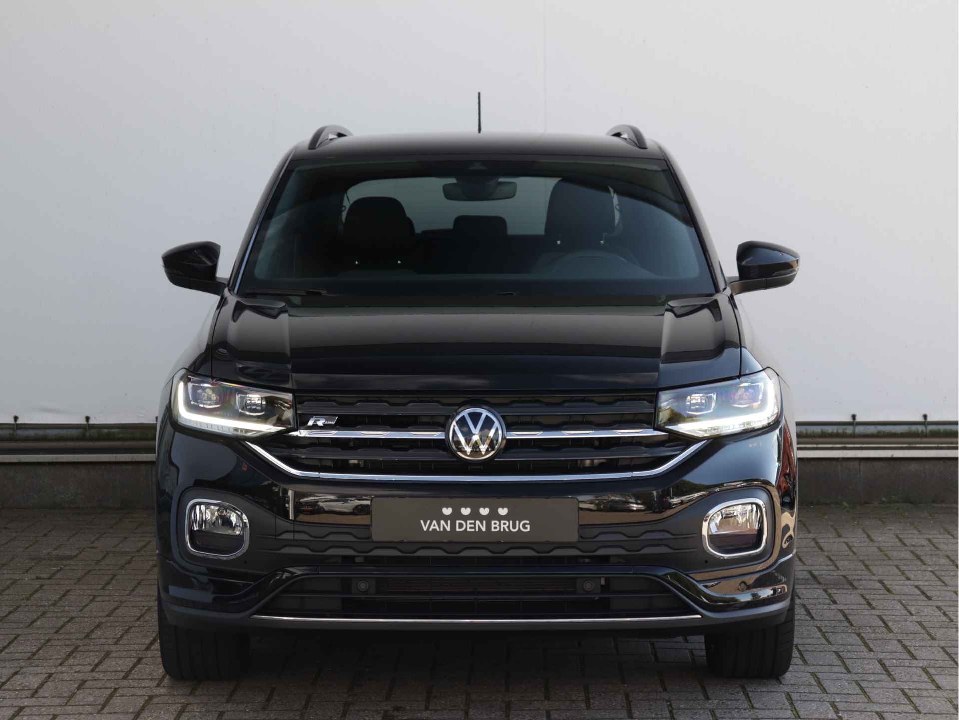 Volkswagen T-Cross R-Line 1.0 TSI 110pk Automaat | LED | Navigatie | 18" LM velgen | Stoelverwarming | ACC | - 4/43