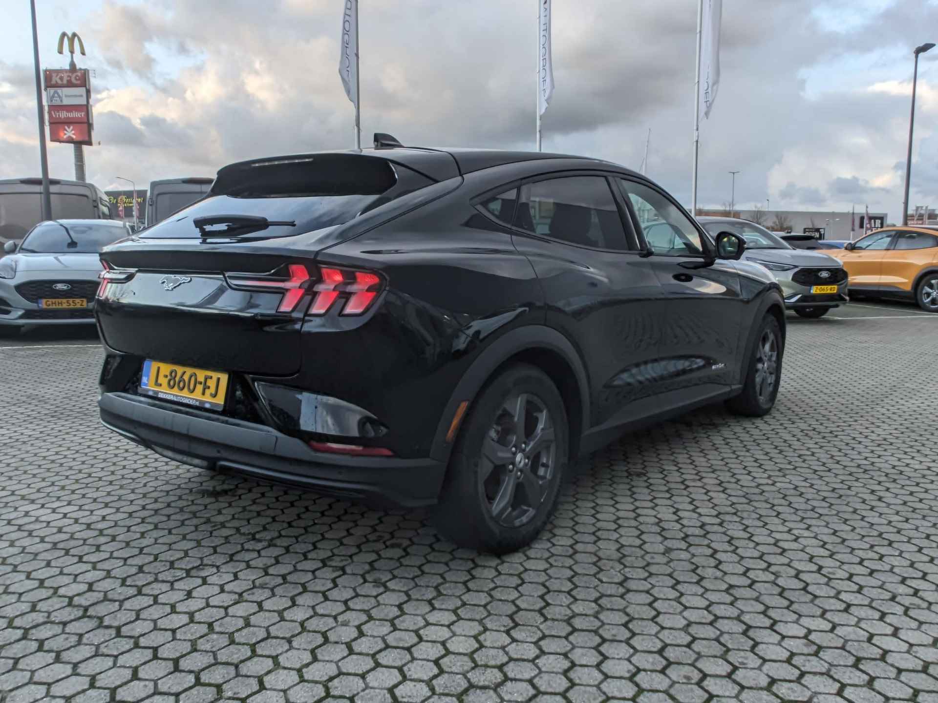 Ford Mustang Mach-E Mach-E Extended Range 268 pk - 610 km rijbereik - Panoramadak - B&O - One-Pedal drive - 4/30