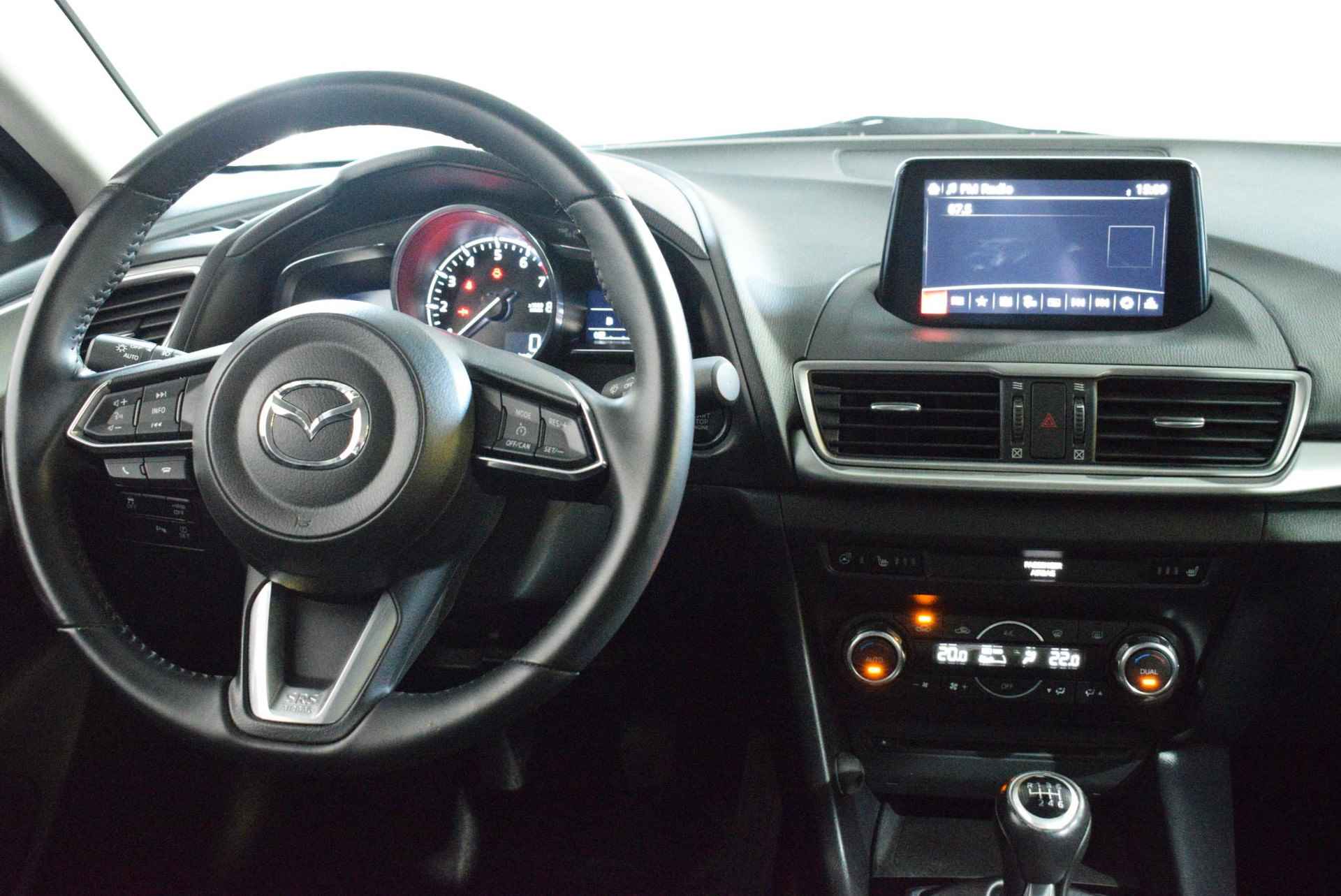 Mazda 3 2.0 SkyActiv-G 120 pk SkyLease+ HUD DISPLAY | NAVIGATIE | BLUETOOTH | PARKEERSENSOREN MET CAMERA | STOEL EN STUURVERWARMING | 102.540 KM - 9/32