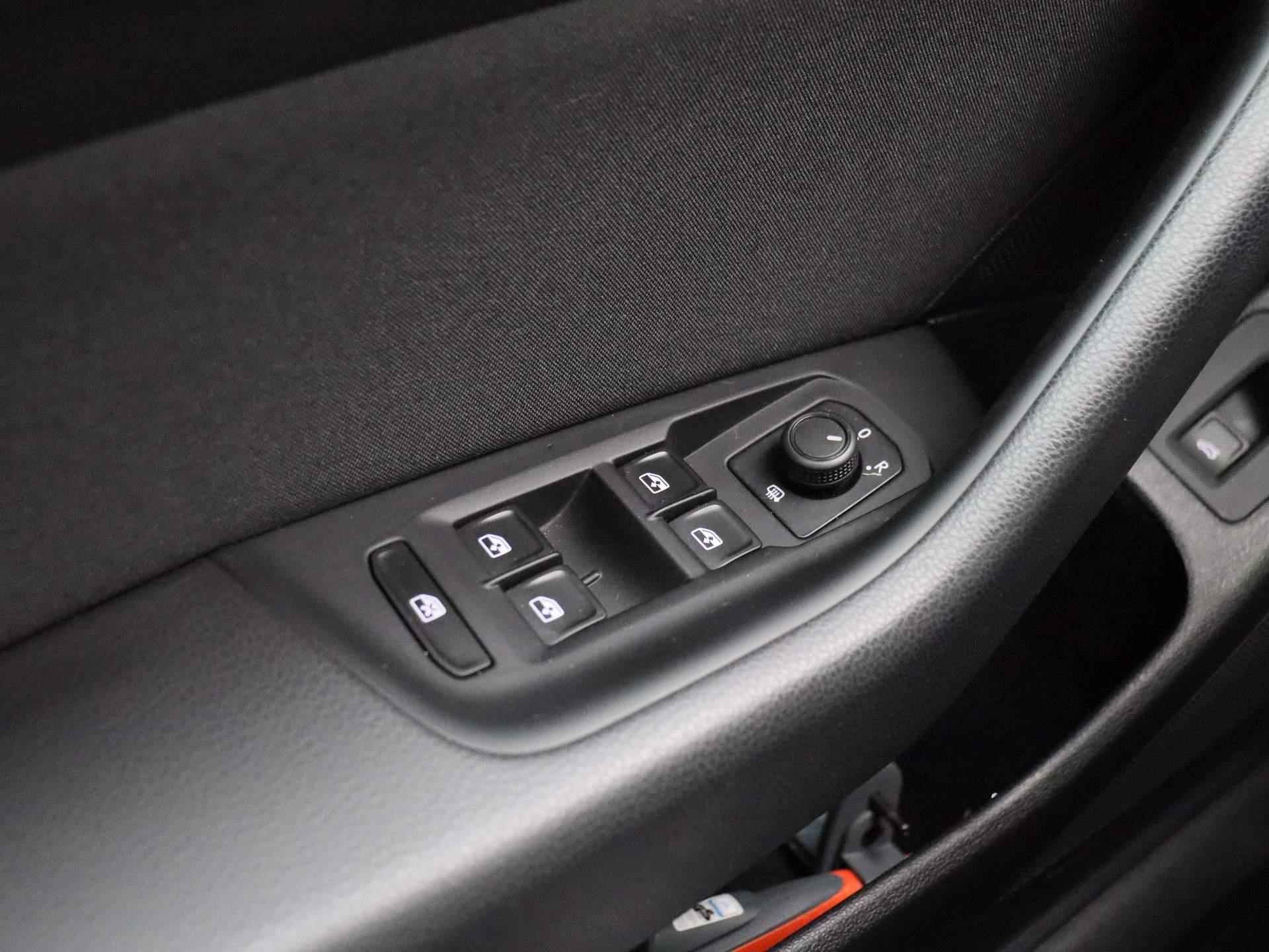 Volkswagen Passat Variant 1.5 TSI Business | Navi | Adaptive Cruise | Camera | PDC V+A | Keyless Go&Entry | LED | Virtual Cockpit | 12 Maand BOVAG Garantie! | - 26/39