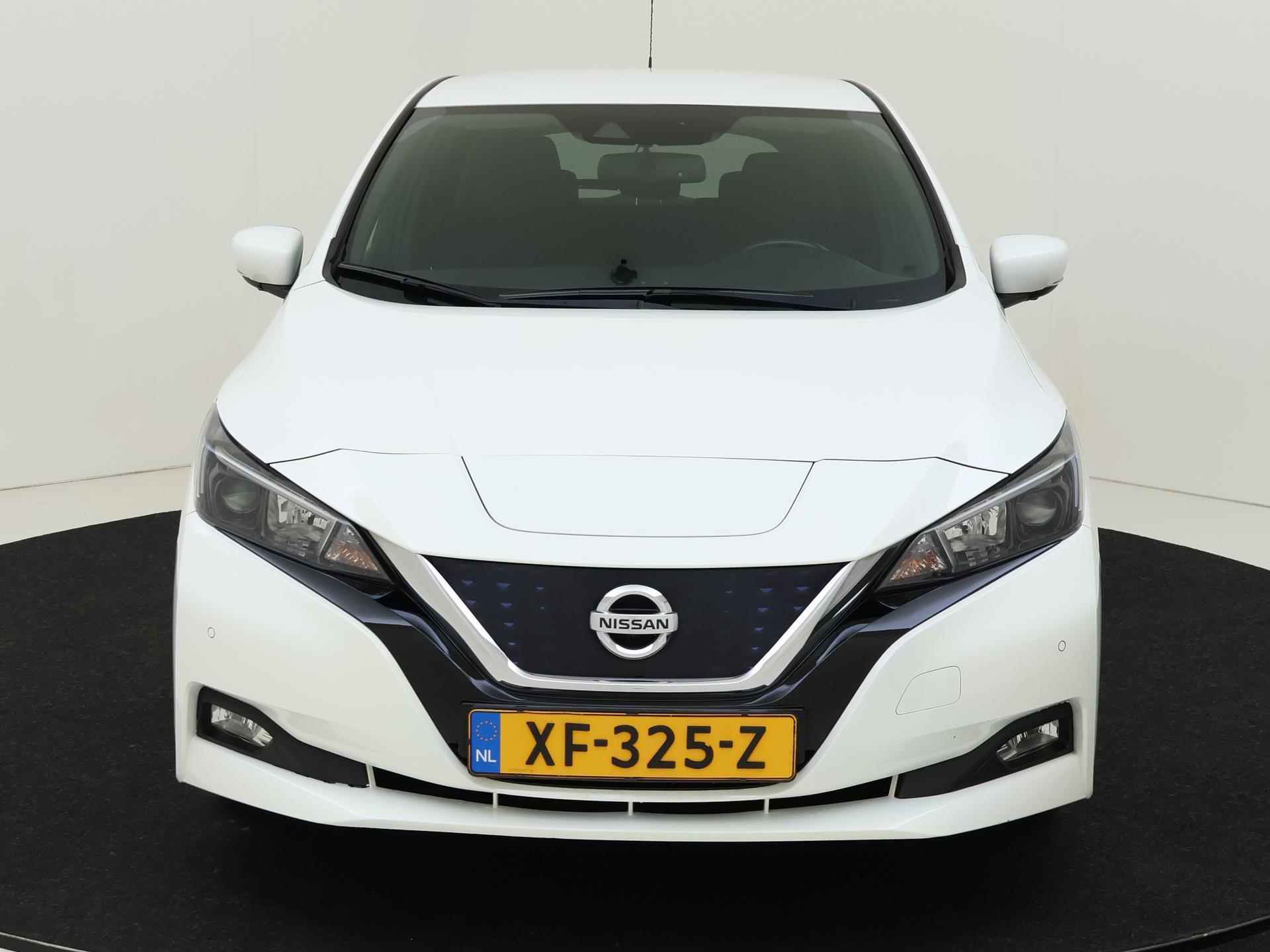 Nissan LEAF N-Connecta 40 kWh | 360-graden Camera | Adaptieve Cruise Control | Stuur- en stoelverwarming | Achterbank Verwarmd | 17" LMV | Two-Tone - 9/29