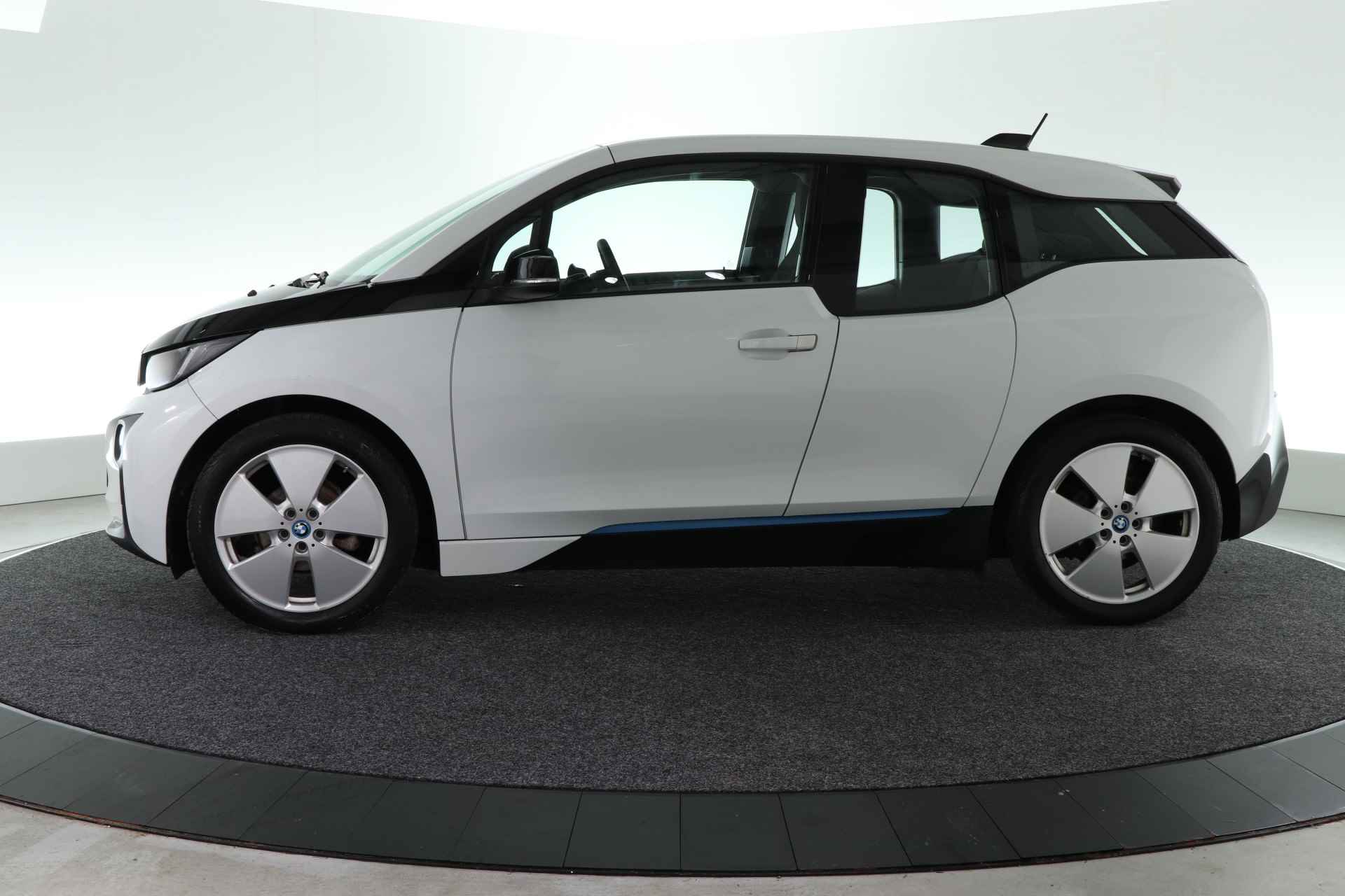 BMW i3 Basis Comfort Advance 22 kWh / SUBSIDIE / / CRUISE / CLIMA / NAVI / STOELVERW. / - 17/35