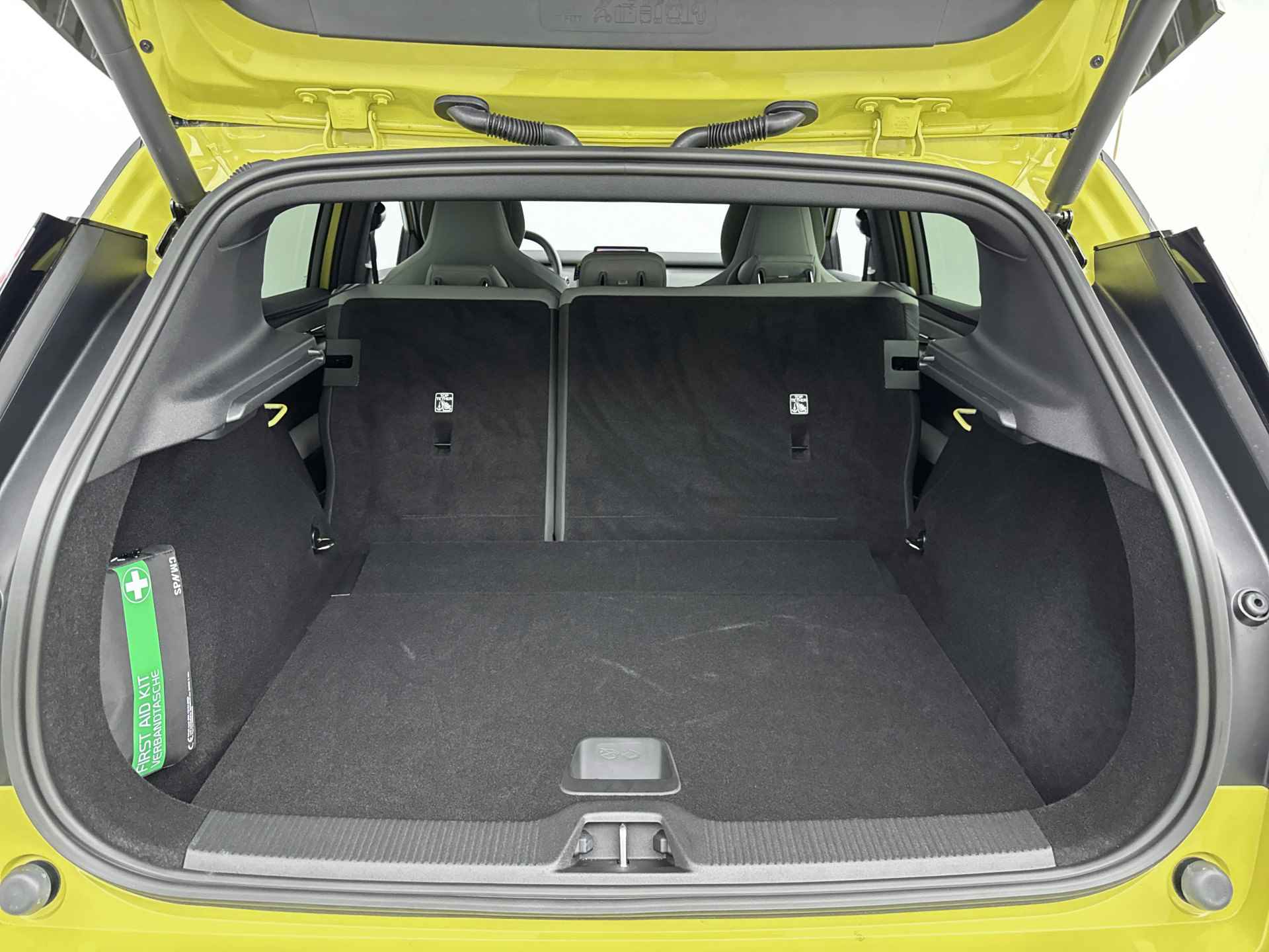 Volvo EX30 Single Motor Extended Range Plus | Climate Pack | Getint glas | B&W Audio | BLIS| Warmtepomp | - 30/31