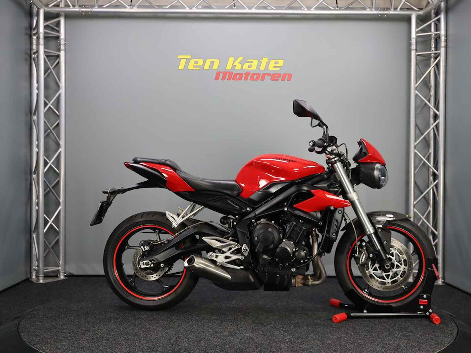 Triumph Street Triple S 660 - 1/15