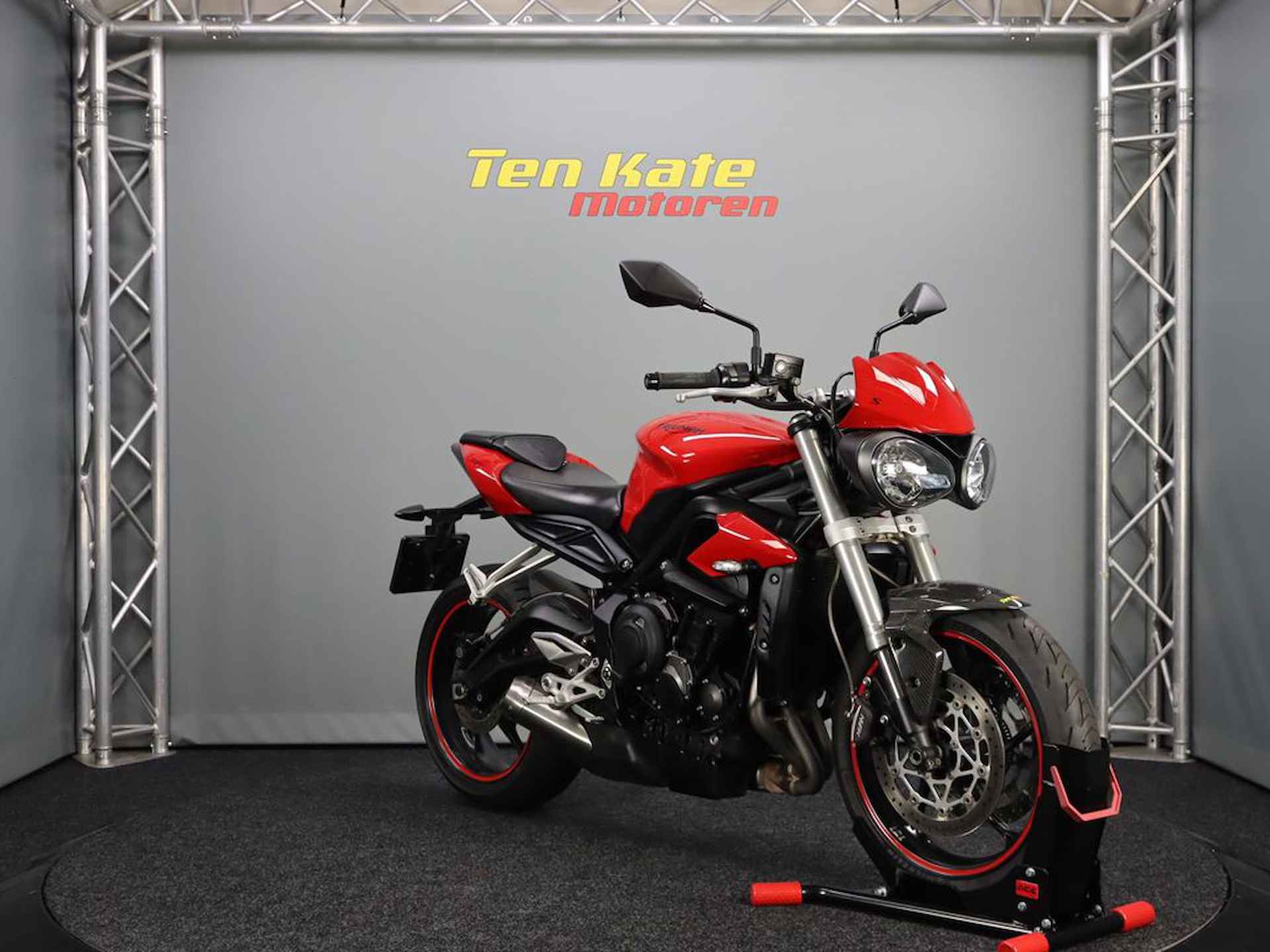 Triumph Street Triple S 660 - 2/15