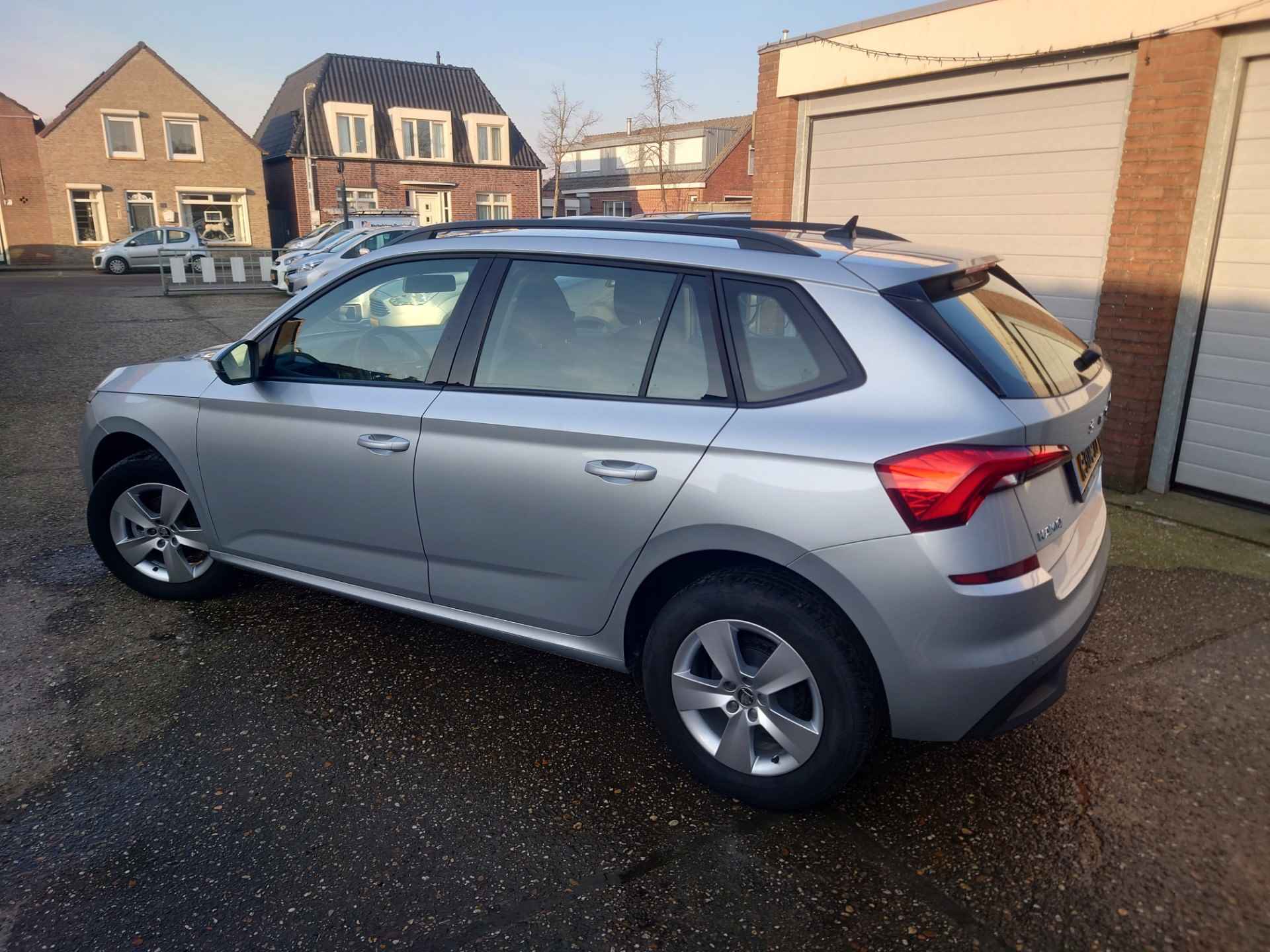 Skoda Kamiq 1.0 TSI Ambition, Eerste eigenaar, Dealer onderhouden, Carplay, Android Auto, 7000km! - 4/25