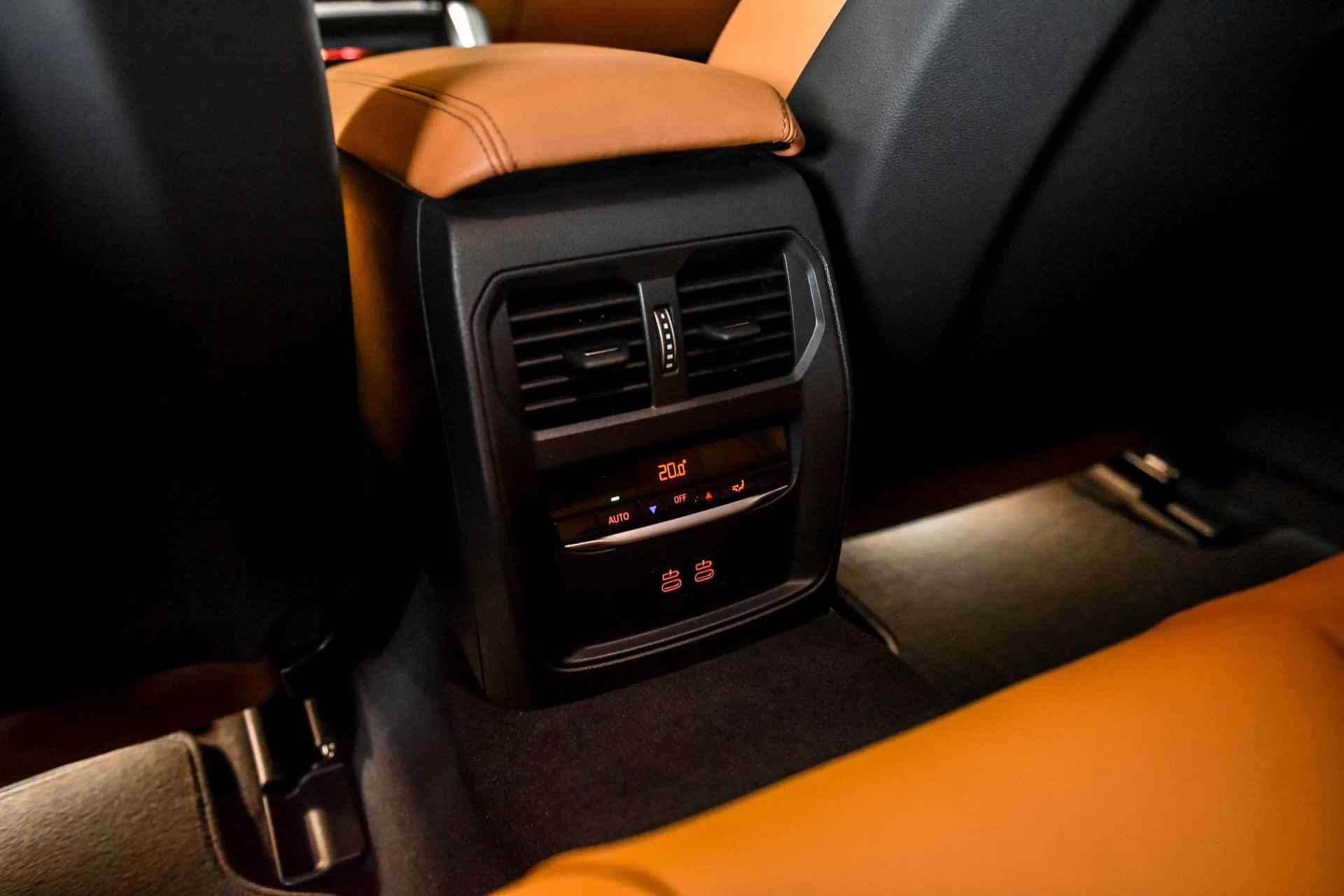 BMW i4 M50 High Executive 84 kWh | Elektrisch verstelbare stoelen | BMW Laserlight - 14/23