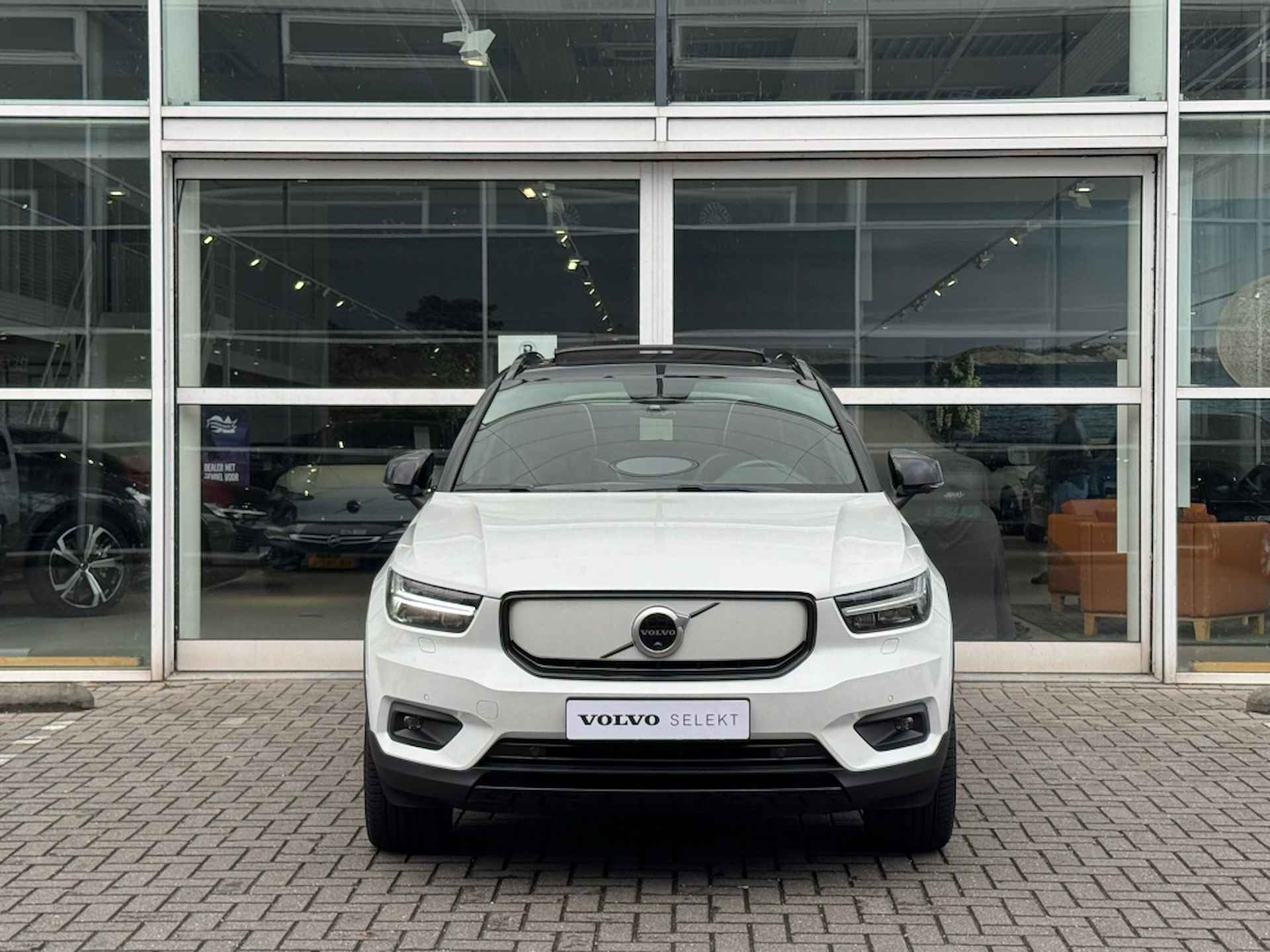 Volvo XC40 Recharge P8 AWD R-Design| Full Options ! - 4/35