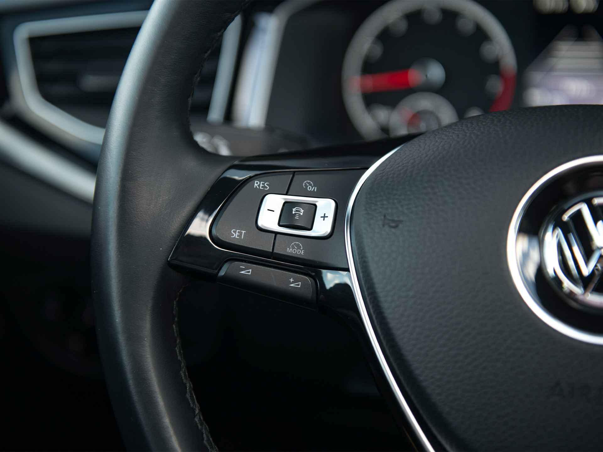 Volkswagen Polo 1.0 TSI 115pk Highline | Navi | Panoramadak | Sportonderstel Adaptief | Keyless | Sperdiff. XDS | ACC | LED | | App-connect | Spiegelpakket | Lendesteun | Alarm kl.III - 10/64