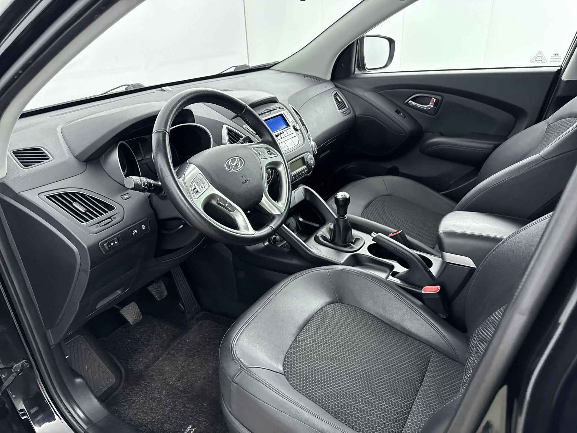 Hyundai ix35 2.0i Style | Cruise control | Trekhaak | Trekgewicht 1900kg | Nieuwe koppeling | Privacy glass | - 27/28