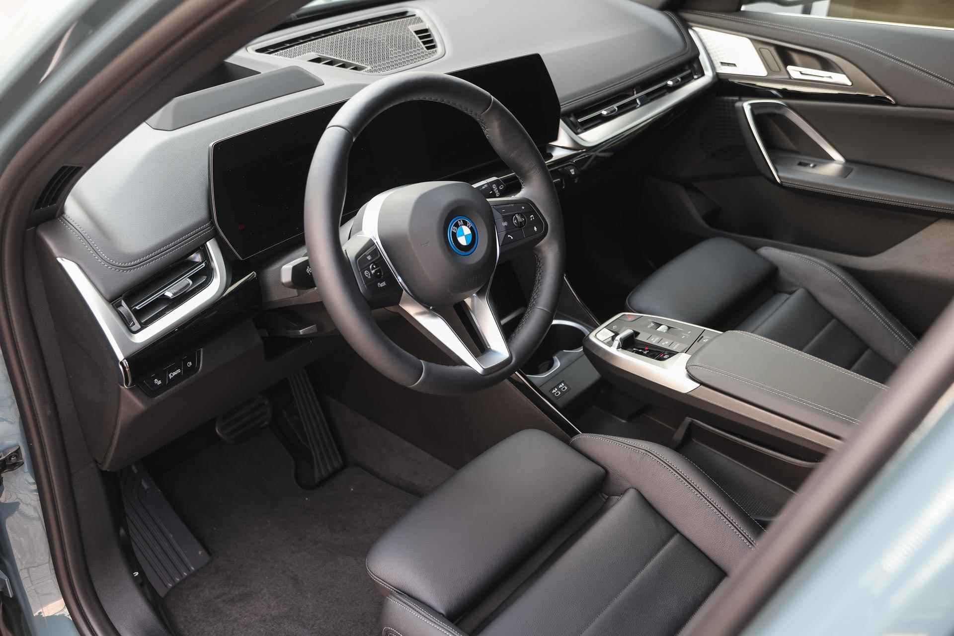 BMW X1 xDrive30e High Executive xLine Automaat / Panoramadak / Trekhaak / Sportstoelen / Adaptieve LED / M Adaptief onderstel / Parking Assistant Plus / Head-Up / Comfort Access - 4/26
