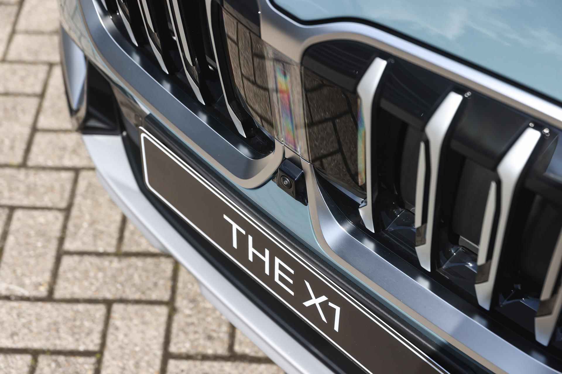 BMW X1 xDrive30e High Executive xLine Automaat / Panoramadak / Trekhaak / Sportstoelen / Adaptieve LED / M Adaptief onderstel / Parking Assistant Plus / Head-Up / Comfort Access - 19/26