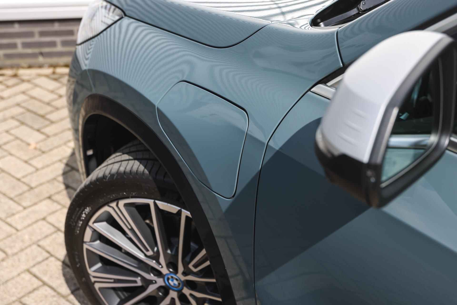 BMW X1 xDrive30e High Executive xLine Automaat / Panoramadak / Trekhaak / Sportstoelen / Adaptieve LED / M Adaptief onderstel / Parking Assistant Plus / Head-Up / Comfort Access - 22/26