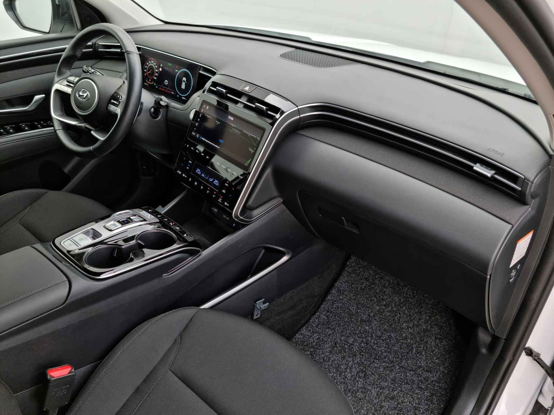 Hyundai Tucson 1.6 T-GDI HEV Comfort Smart 230PK Automaat / 1650KG Trekgewicht / Elektrische Achterklep / Airco Separaat Achter - 40/43