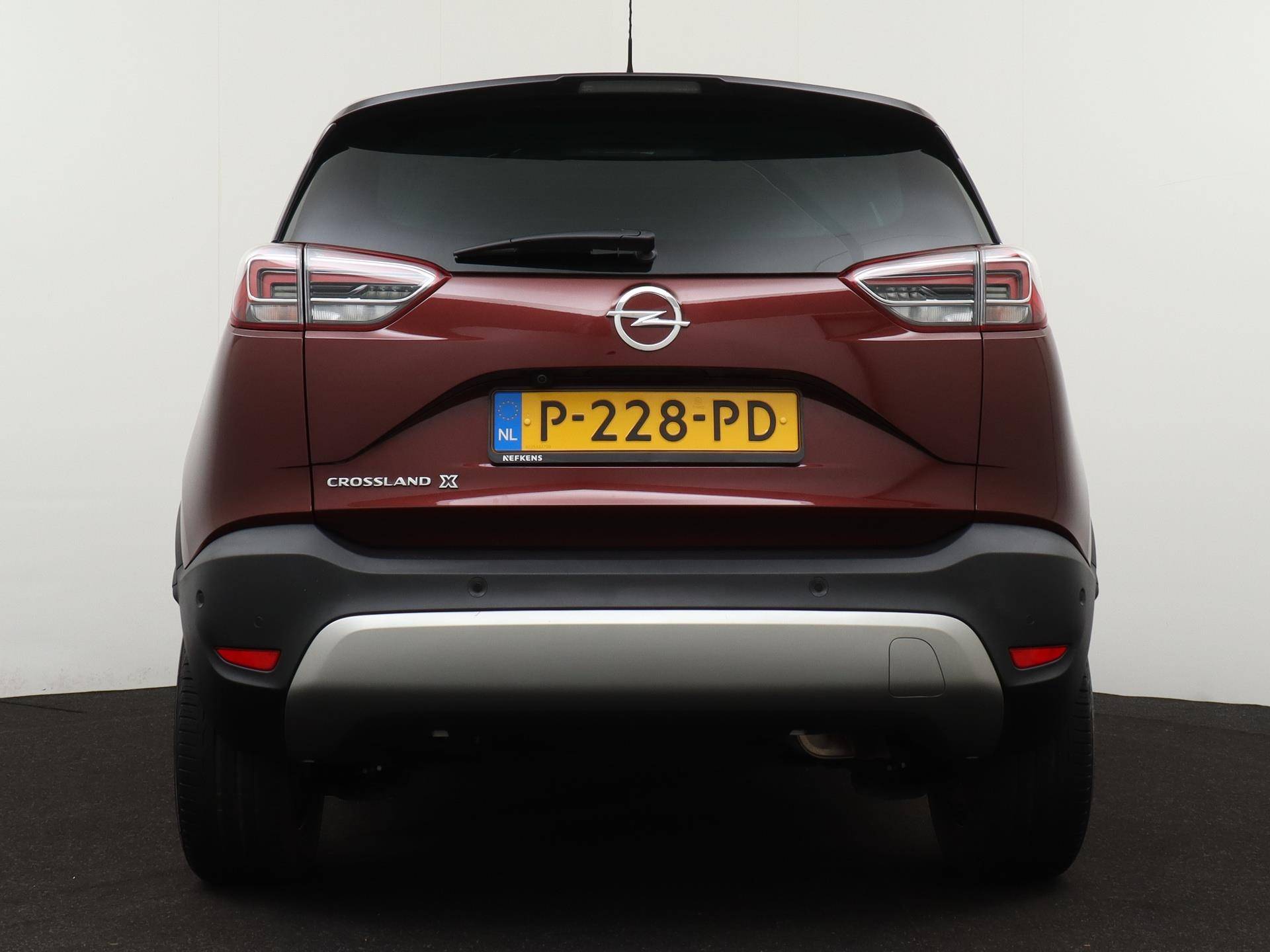 Opel Crossland X Innovation 130pk | Navigatie | Camera | Parkeerhulp V+A | Lichtmetalen Velgen | - 8/45