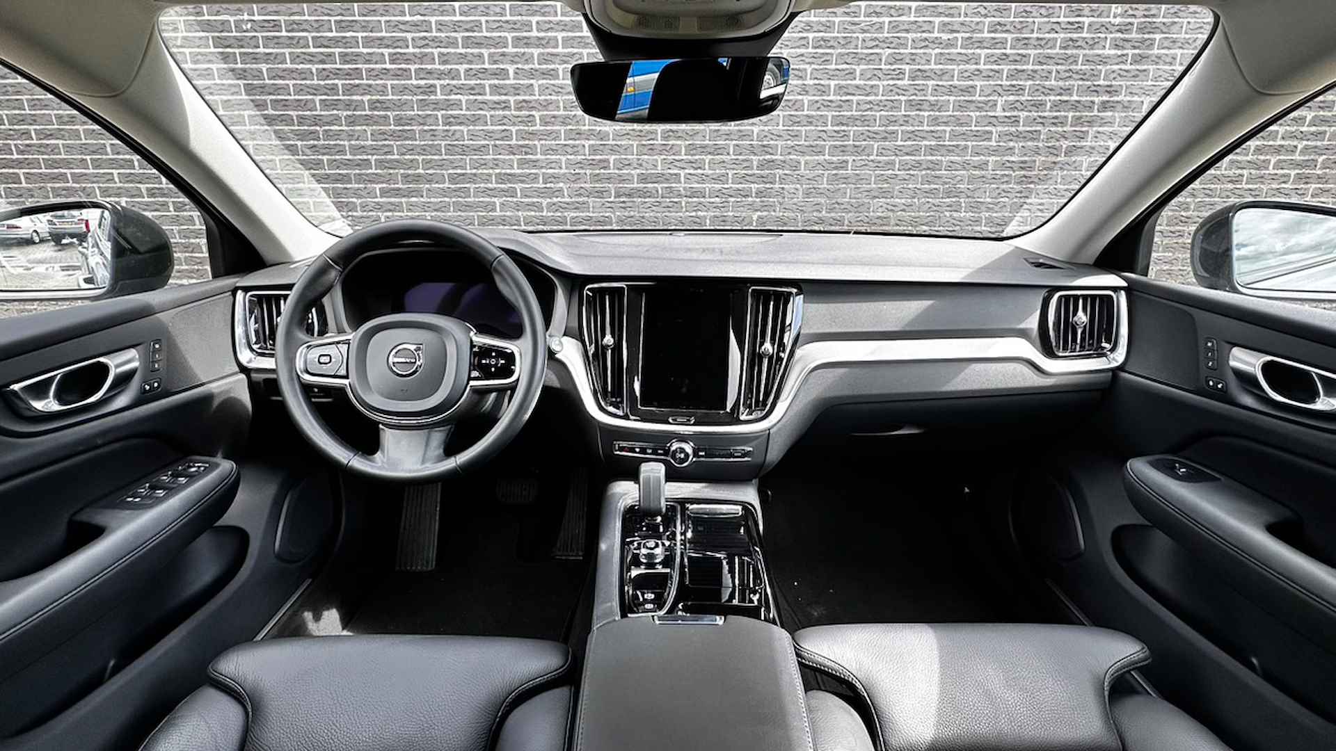 Volvo V60 2.0 T6 Recharge AWD Plus Dark | Camera | Adaptive Cruise Control | DAB+ | Google Maps - 2/48