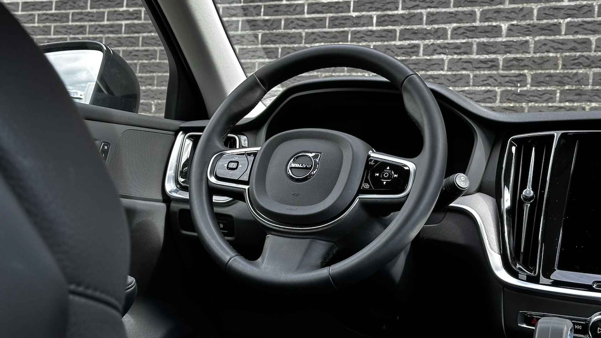 Volvo V60 2.0 T6 Recharge AWD Plus Dark | Camera | Adaptive Cruise Control | DAB+ | Google Maps - 6/48