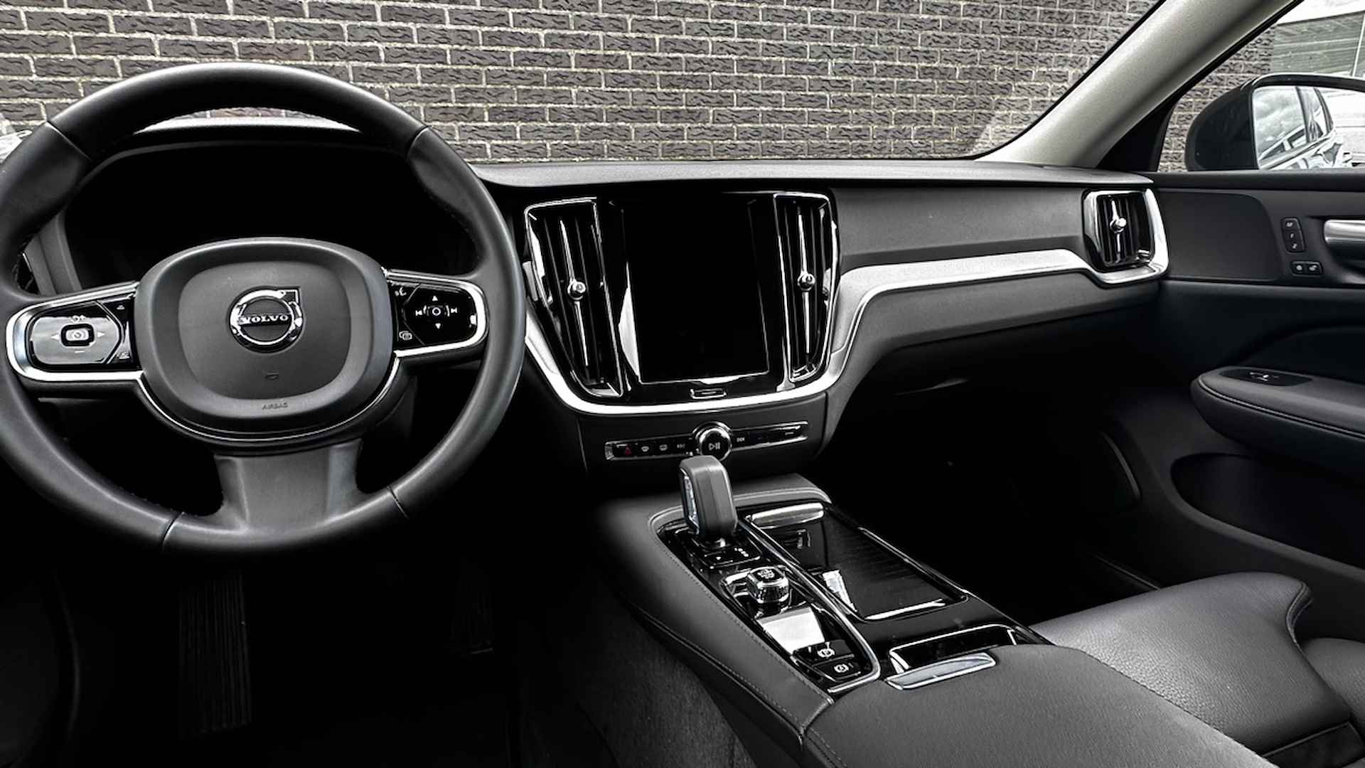 Volvo V60 2.0 T6 Recharge AWD Plus Dark | Camera | Adaptive Cruise Control | DAB+ | Google Maps - 12/48