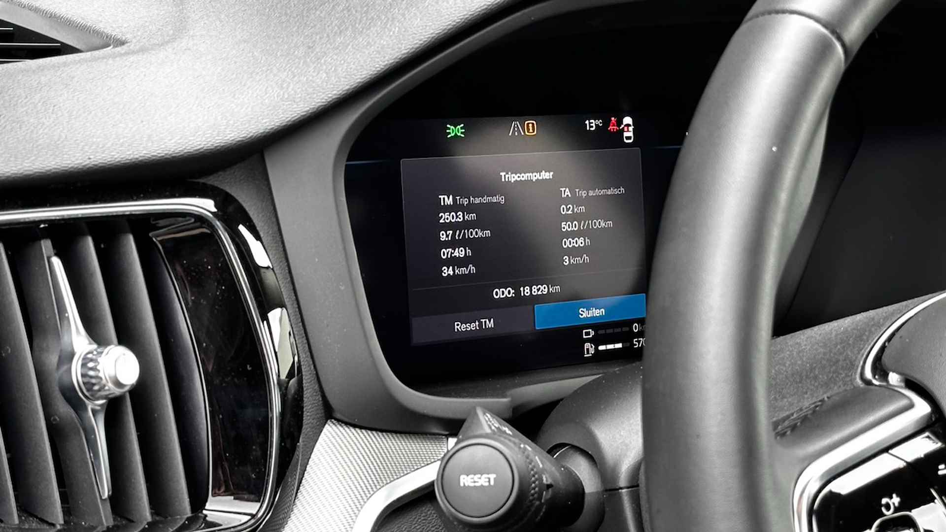 Volvo V60 2.0 T6 Recharge AWD Plus Dark | Camera | Adaptive Cruise Control | DAB+ | Google Maps - 13/48