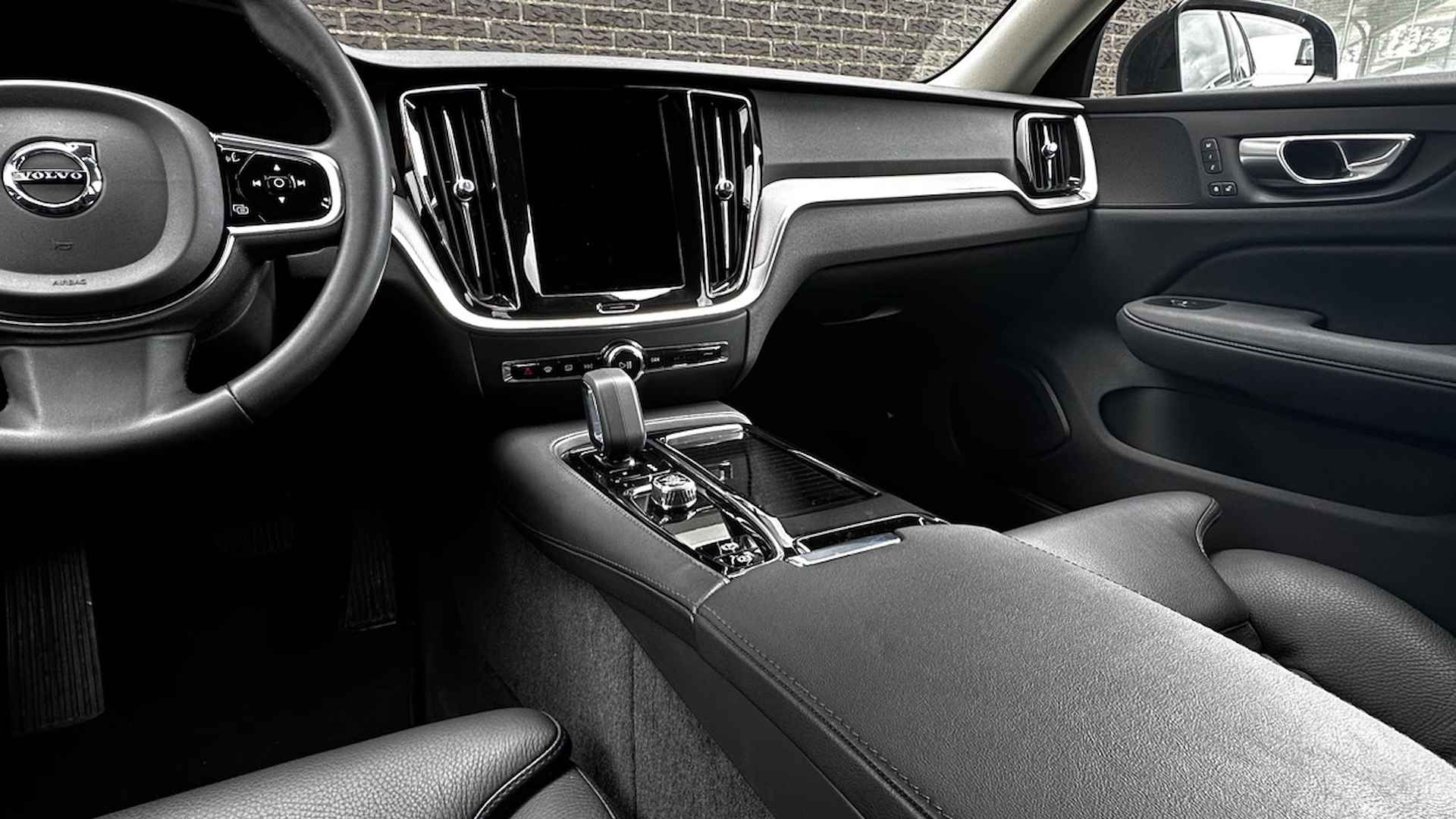 Volvo V60 2.0 T6 Recharge AWD Plus Dark | Camera | Adaptive Cruise Control | DAB+ | Google Maps - 27/48