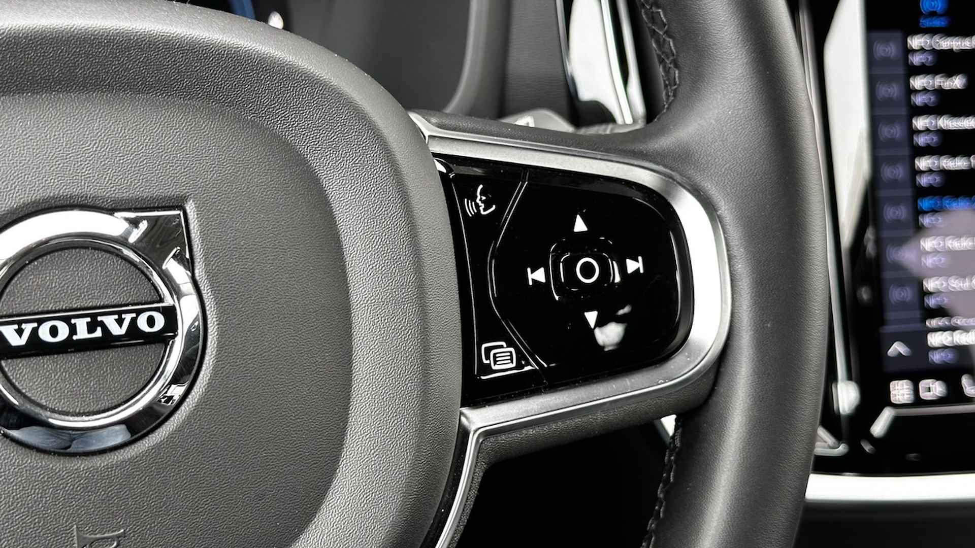 Volvo V60 2.0 T6 Recharge AWD Plus Dark | Camera | Adaptive Cruise Control | DAB+ | Google Maps - 44/48