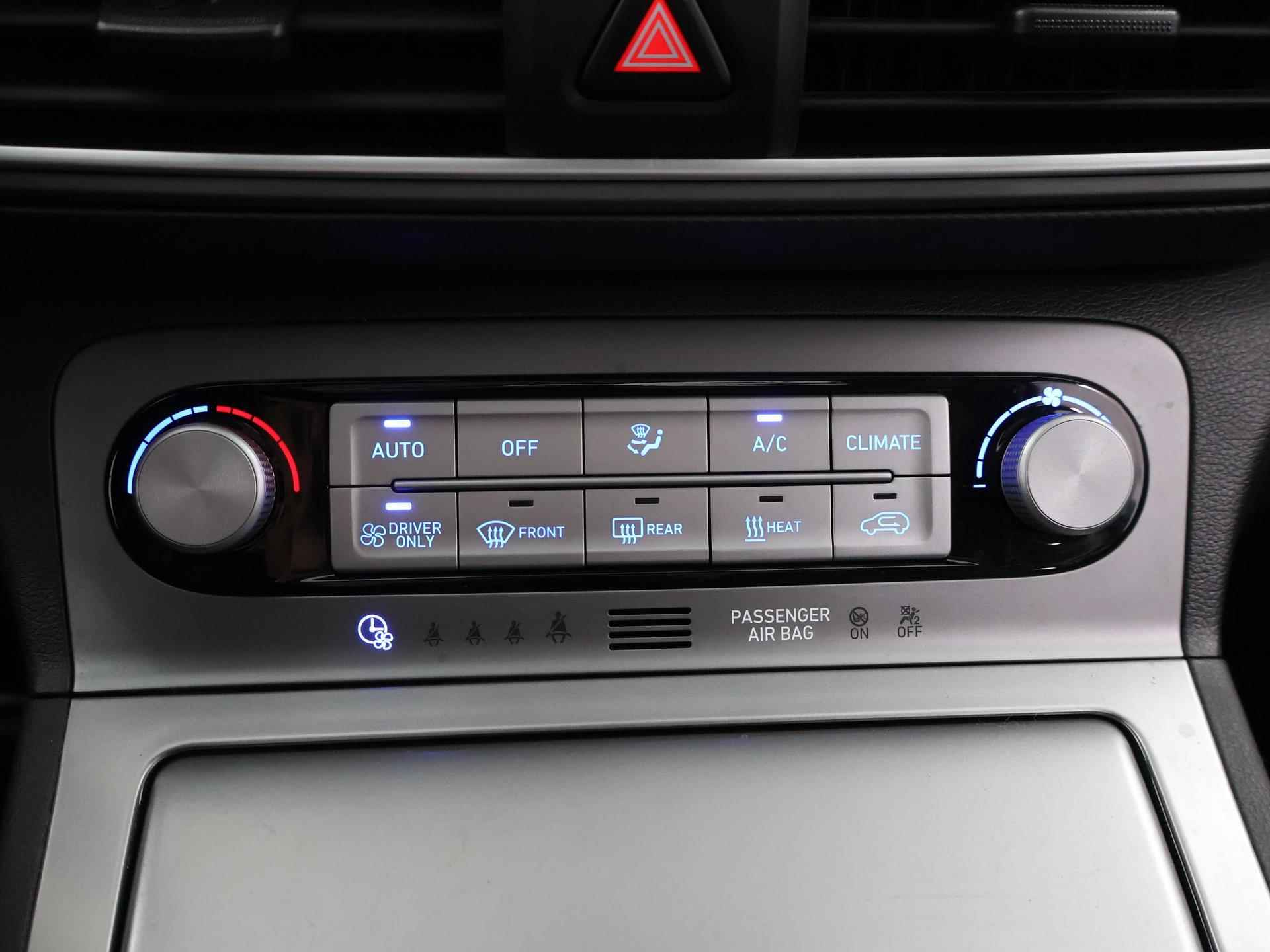 Hyundai Kona EV Premium 64 kWh | Schuif/Kantel dak | Navigatie | Camera | Stoelverwarming/Koeling | HUD | Lederen bekleding | Ele. verstelbare stoelen | Apple CarPlay | Krell Audio | - 28/48
