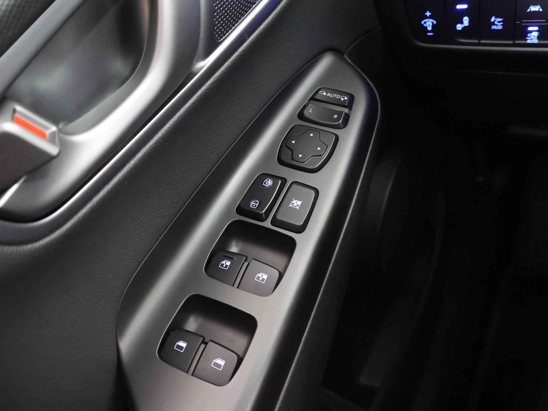 Hyundai Kona EV Premium 64 kWh | Schuif/Kantel dak | Navigatie | Camera | Stoelverwarming/Koeling | HUD | Lederen bekleding | Ele. verstelbare stoelen | Apple CarPlay | Krell Audio | - 39/48