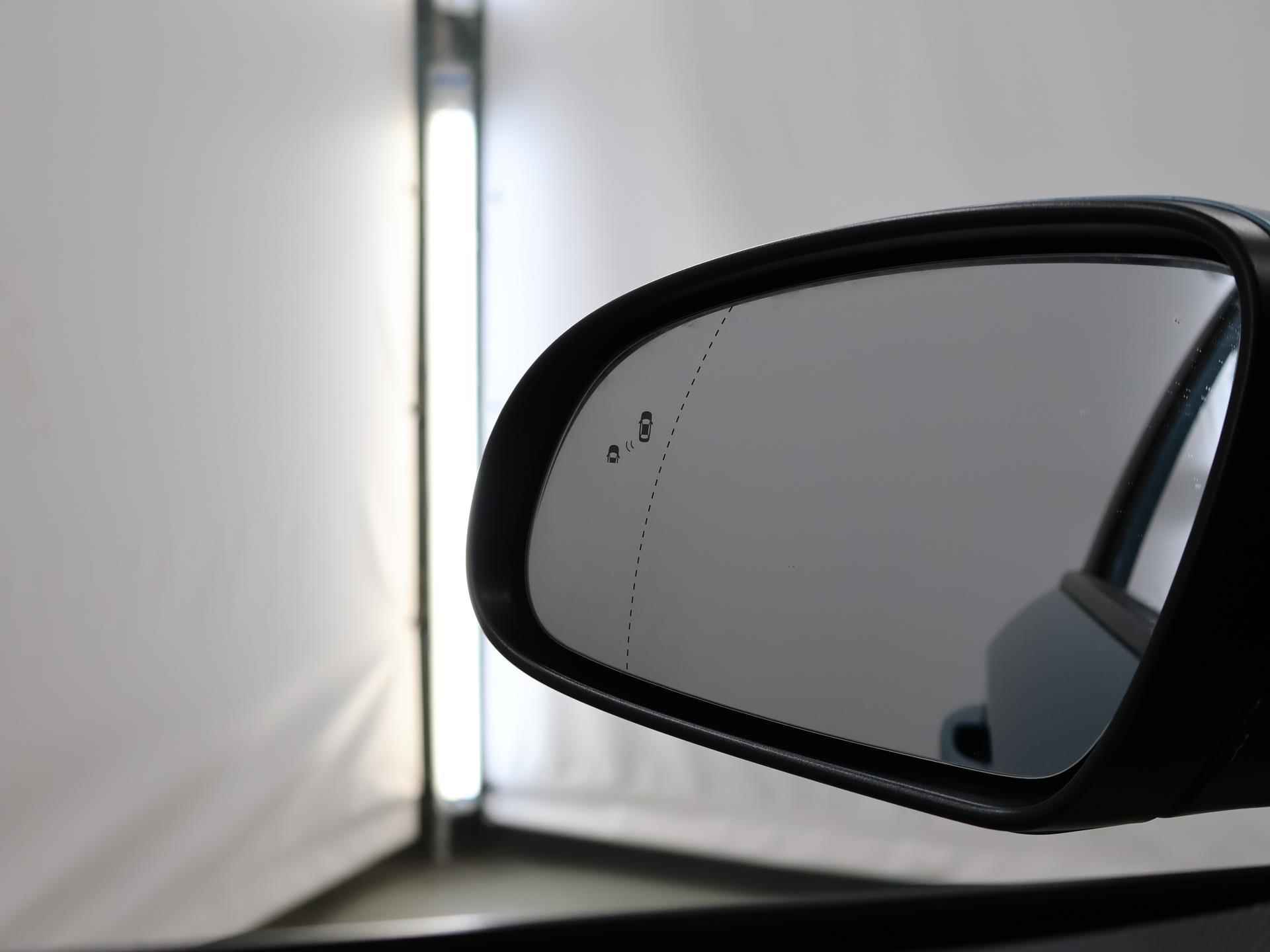 Hyundai Kona EV Premium 64 kWh | Schuif/Kantel dak | Navigatie | Camera | Stoelverwarming/Koeling | HUD | Lederen bekleding | Ele. verstelbare stoelen | Apple CarPlay | Krell Audio | - 41/48