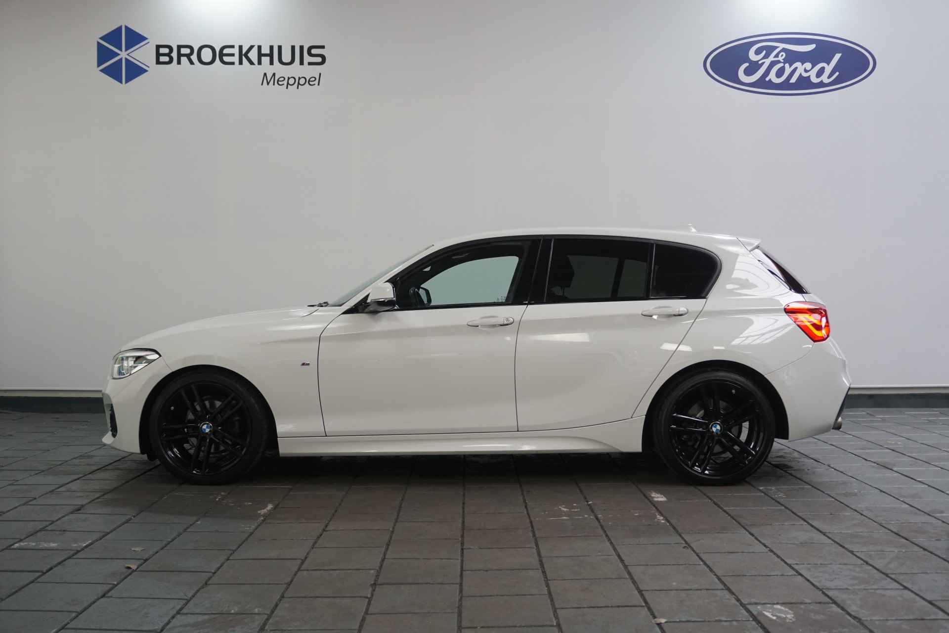 BMW 1-serie 118i Executive | Automaat | M-Sport | Sportstoelen | Leder | 2-Zone Clima | Hifi | LED - 3/44