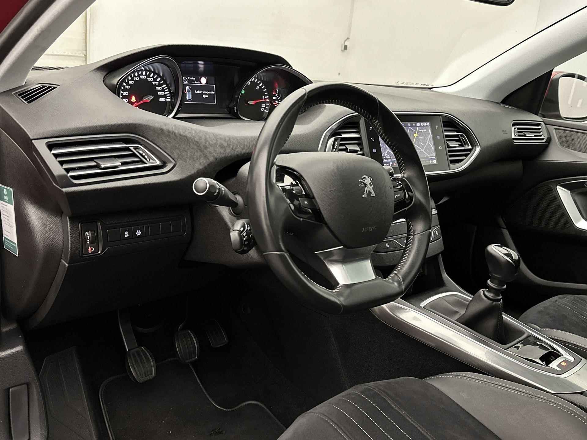 Peugeot 308 SW 130pk HDi Premium 1ste eigenaar | Glazen dak | Alcantara | Camera | Navigatie - 11/33