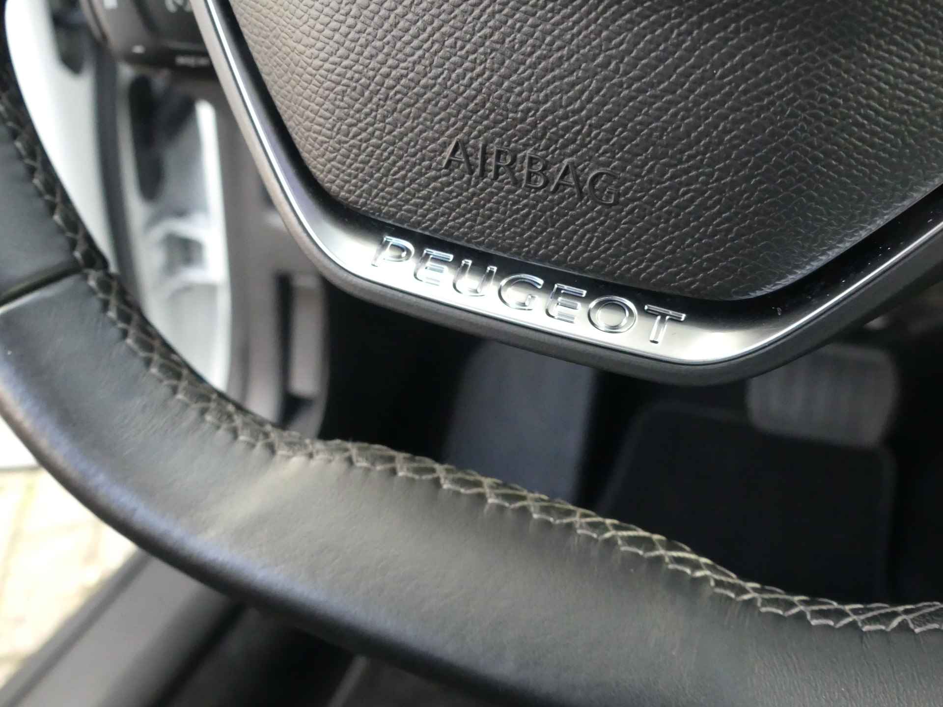 Peugeot 508 SW 1.6 PureTech 180PK Allure | ADAPT. CRUISE | ADAPT. LED |PRIVACY GLASS | KEYLESS START | NAVI | - 19/36
