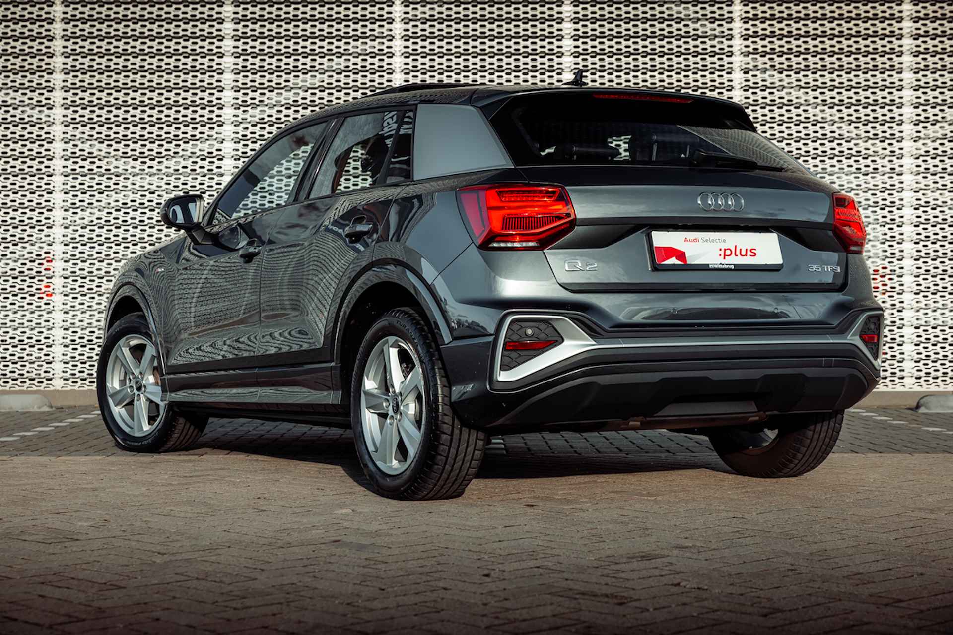 Audi Q2 35 TFSI 150pk s-tronic S Edition | Panoramadak | Matrix | Climate control - 5/32