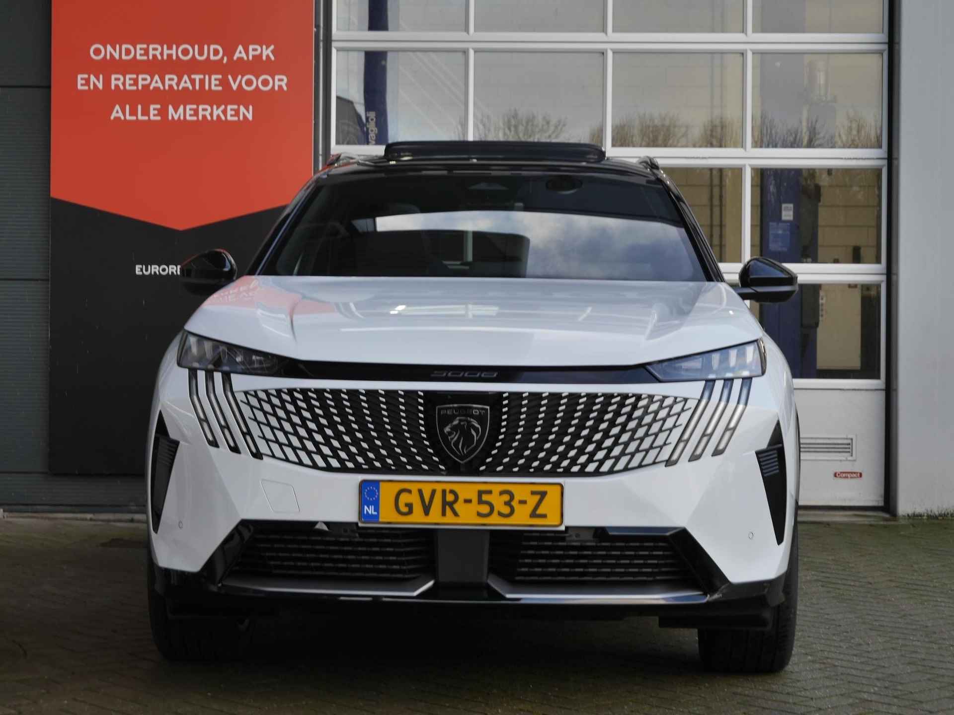 Peugeot e-5008 GT Avantage 73 kWh | Demo | Lederen bekleding | Panoramadak | 20inch velgen | Rondom Camera | Stoelverwarming v+a | 7 Persoons | Zeer compleet! - 2/39