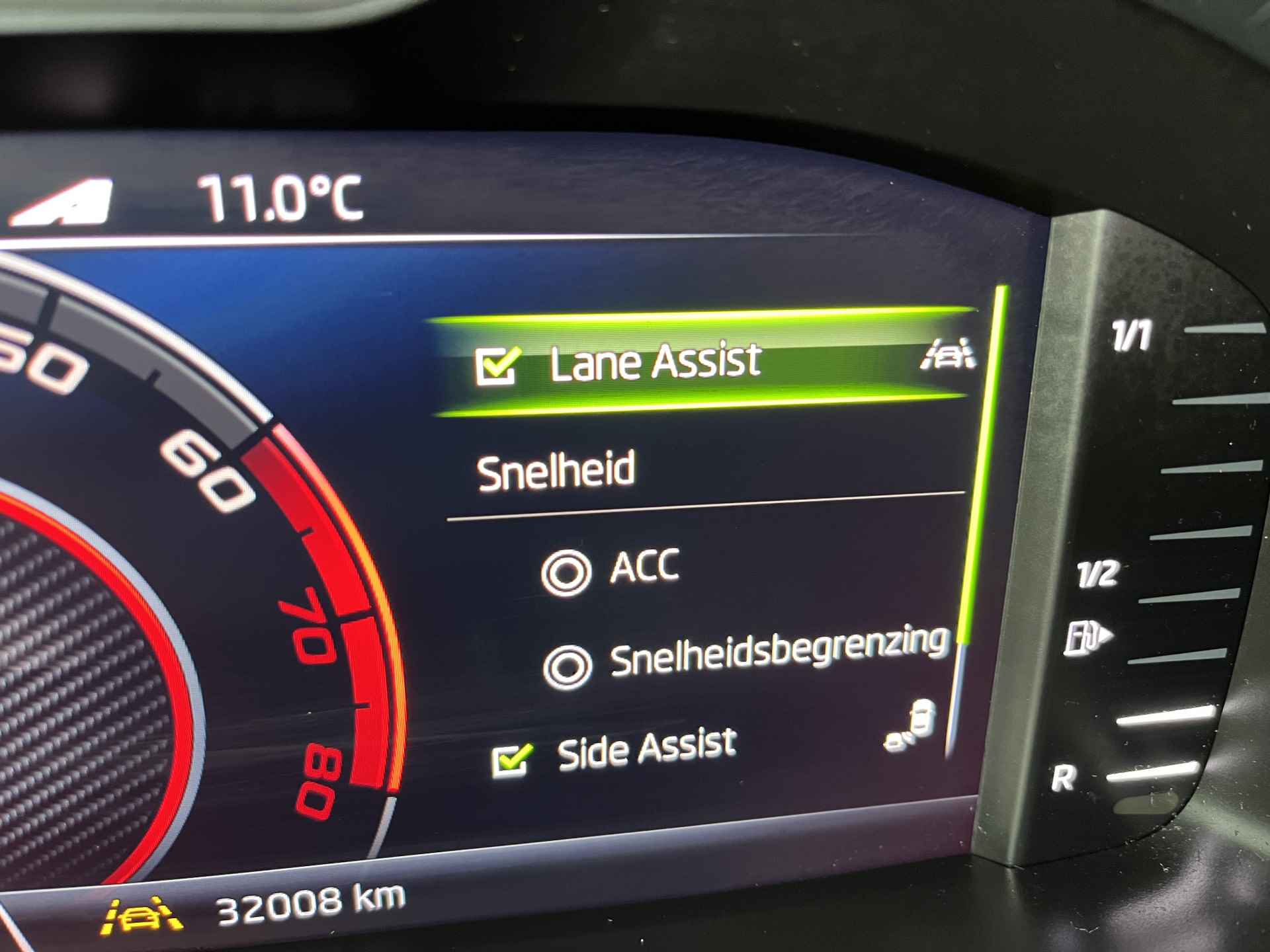 Škoda Karoq 1.5 TSI ACT Sportline Business / AUTOMAAT/ TREKHAAK/ PANO/ DCC/ CANTON AUDIO/ CAMERA/ PARK. SENSOREN/ LED/ DODE HOEK/ KEYLESS/ VIRTUAL COCKPIT/ STOEL VERWARM./ ADAPT. CRUISE/ APP CONNECT/ NAVI/ CLIMA/ DAB/ - 20/47