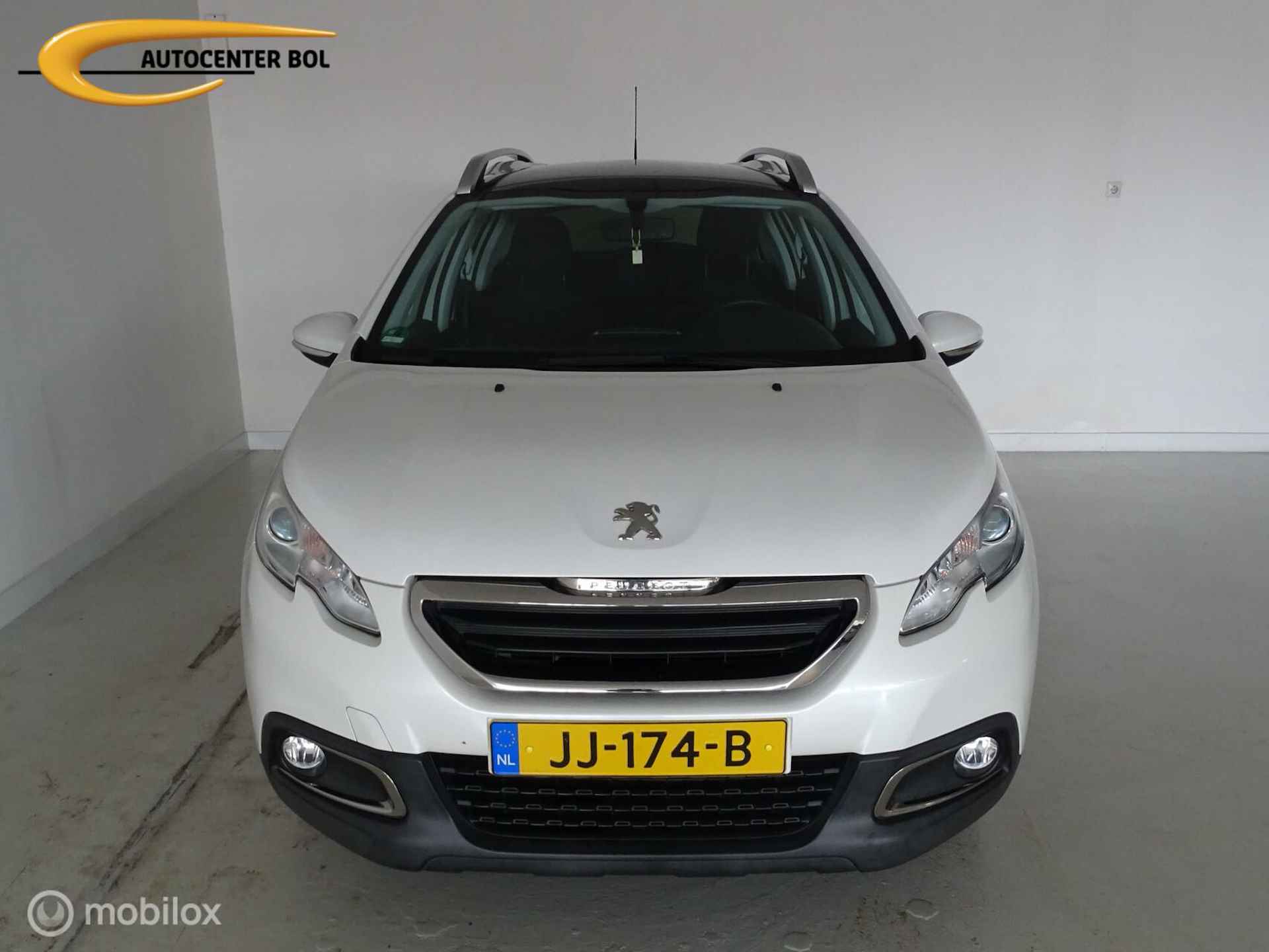 Peugeot 2008 Blue Lion NAV|Panorama|Cruise Control - 3/16